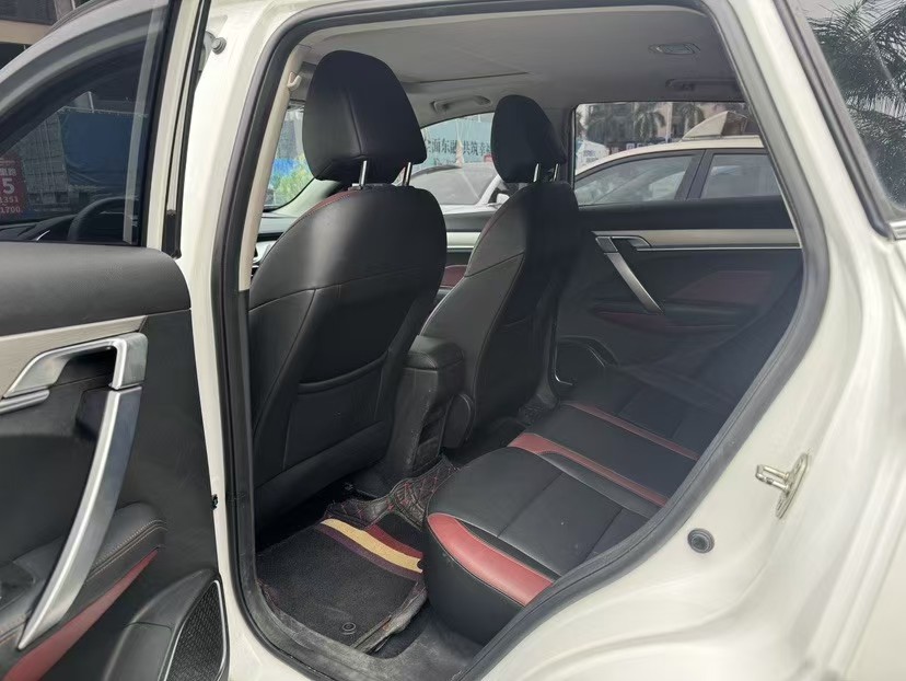 GEELY Coolray 2023 car image #2