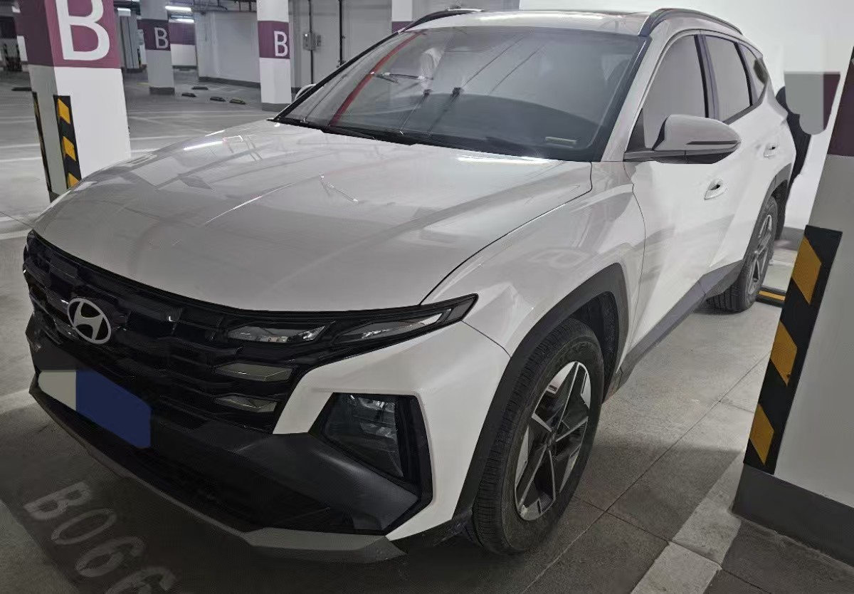 Hyundai Tucson 2025 car image 