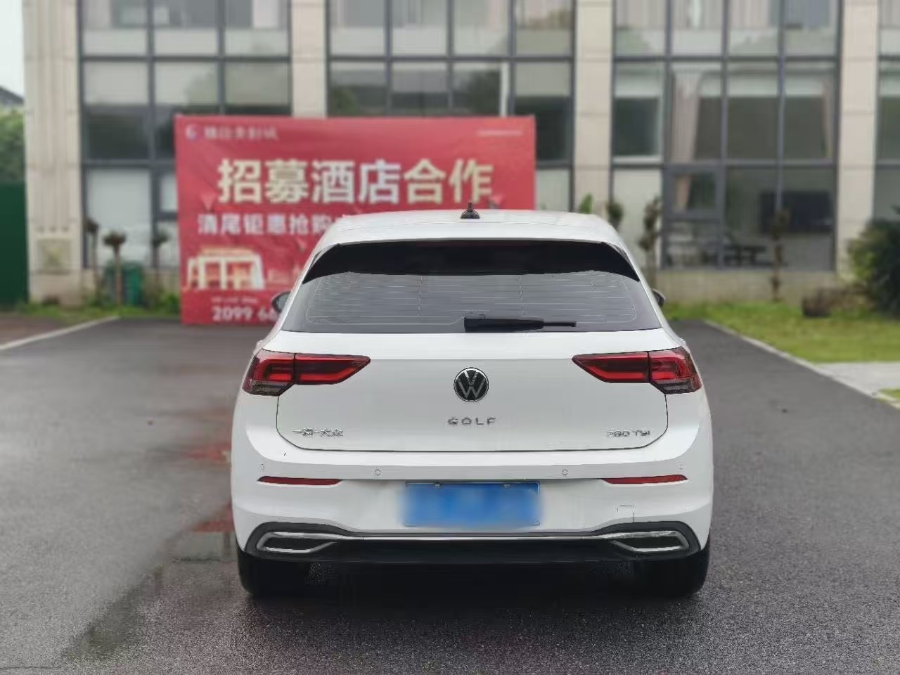 Volkswagen Golf 2023 car image #3