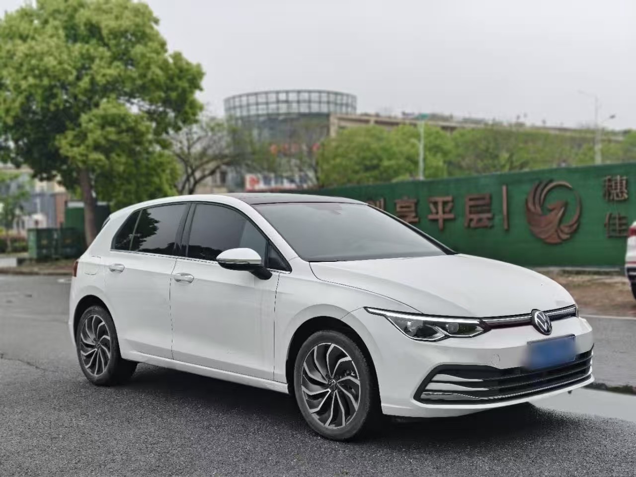 Volkswagen Golf 2023 car image #7