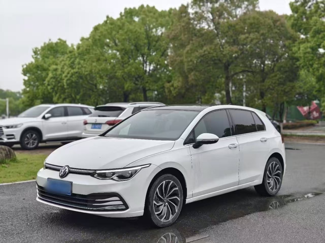 Volkswagen Golf 2023 car image 