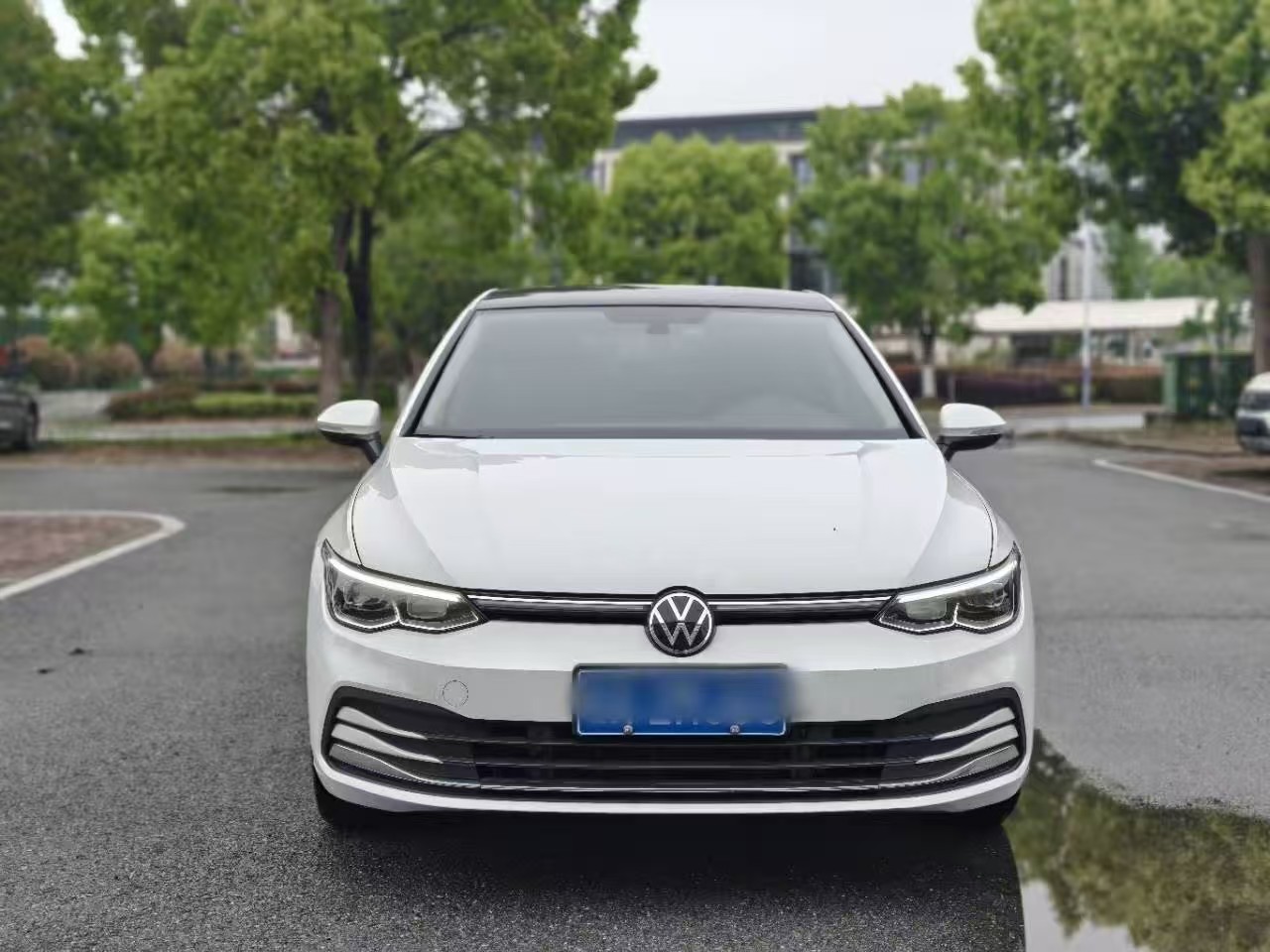 Volkswagen Golf 2023 car image #8