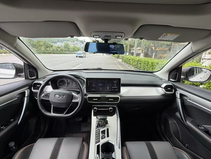 GEELY Coolray 2023 immagine di auto #8