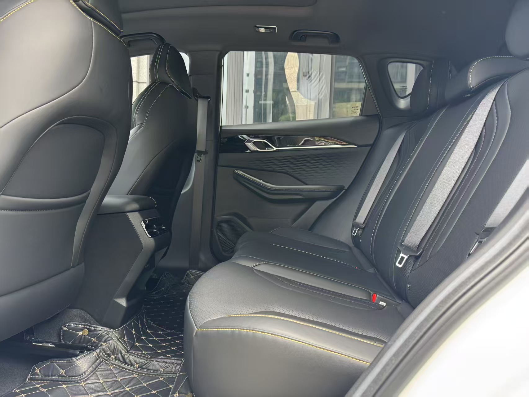 GEELY Coolray 2025 immagine di auto #2