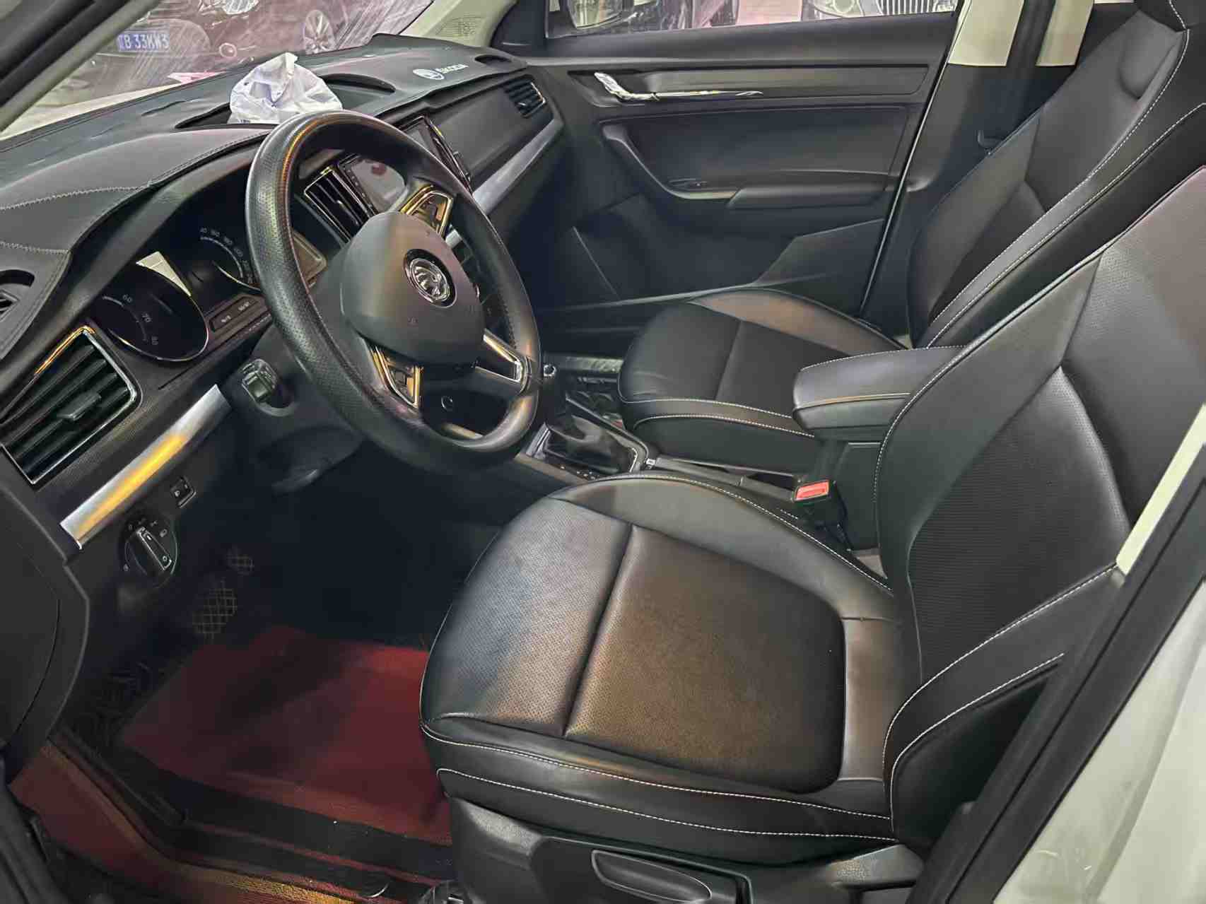 Skoda Kamiq 2023 image de voiture #8