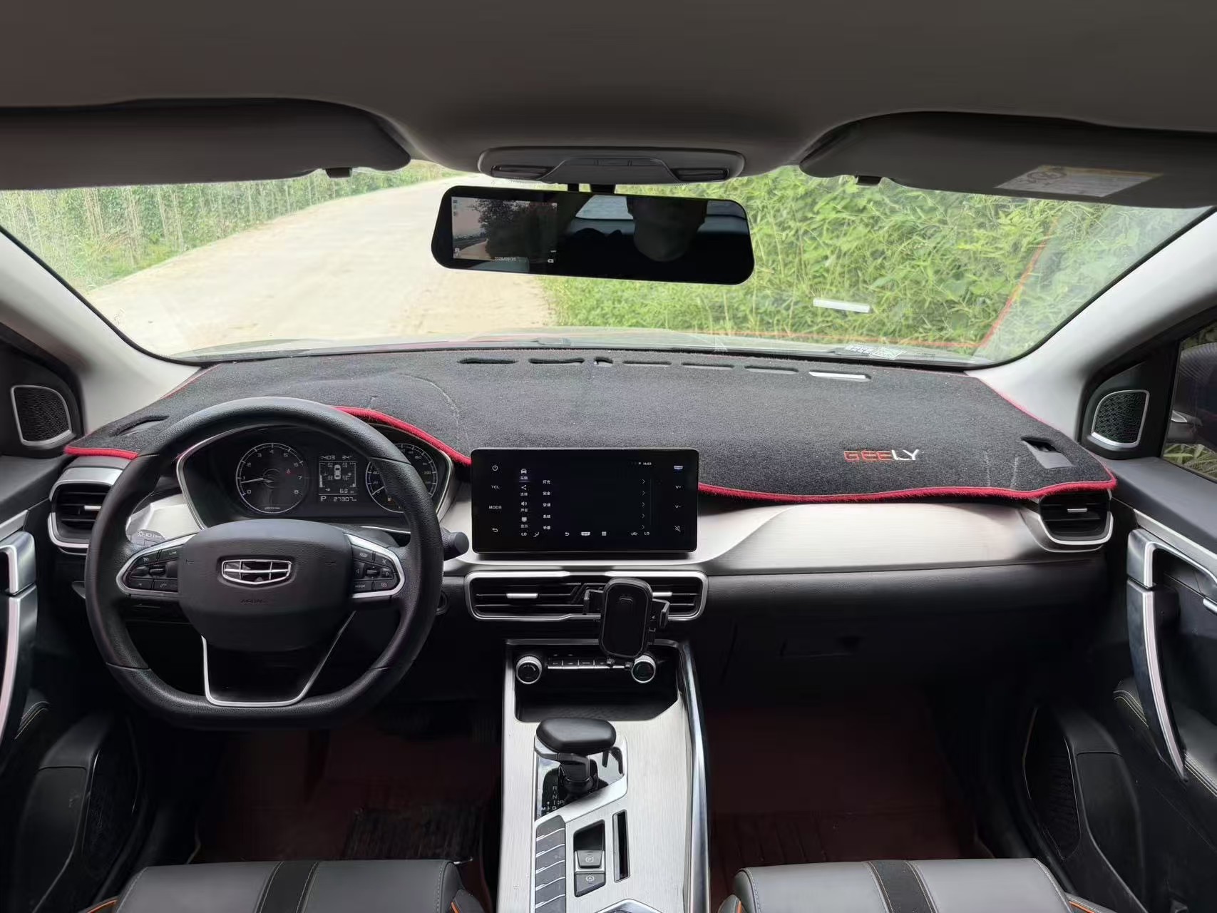 GEELY Coolray 2024 #2 GEELY Coolray 2024 car image #2