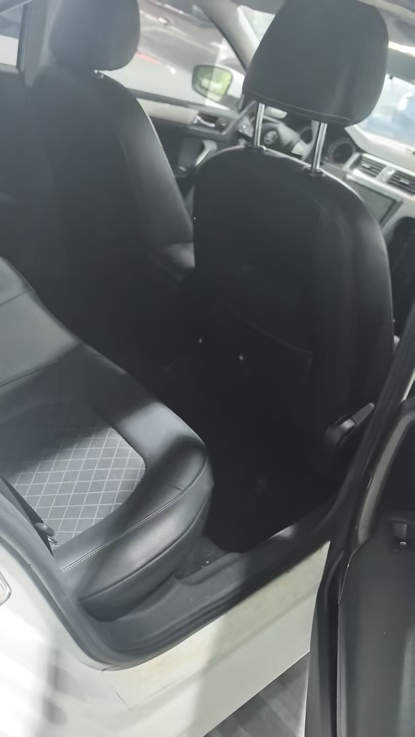 Skoda Rapid 2019 car image #2