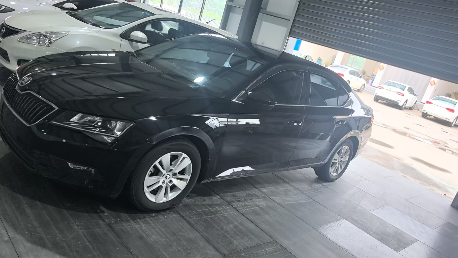 Skoda Superb 2018 image de voiture #7