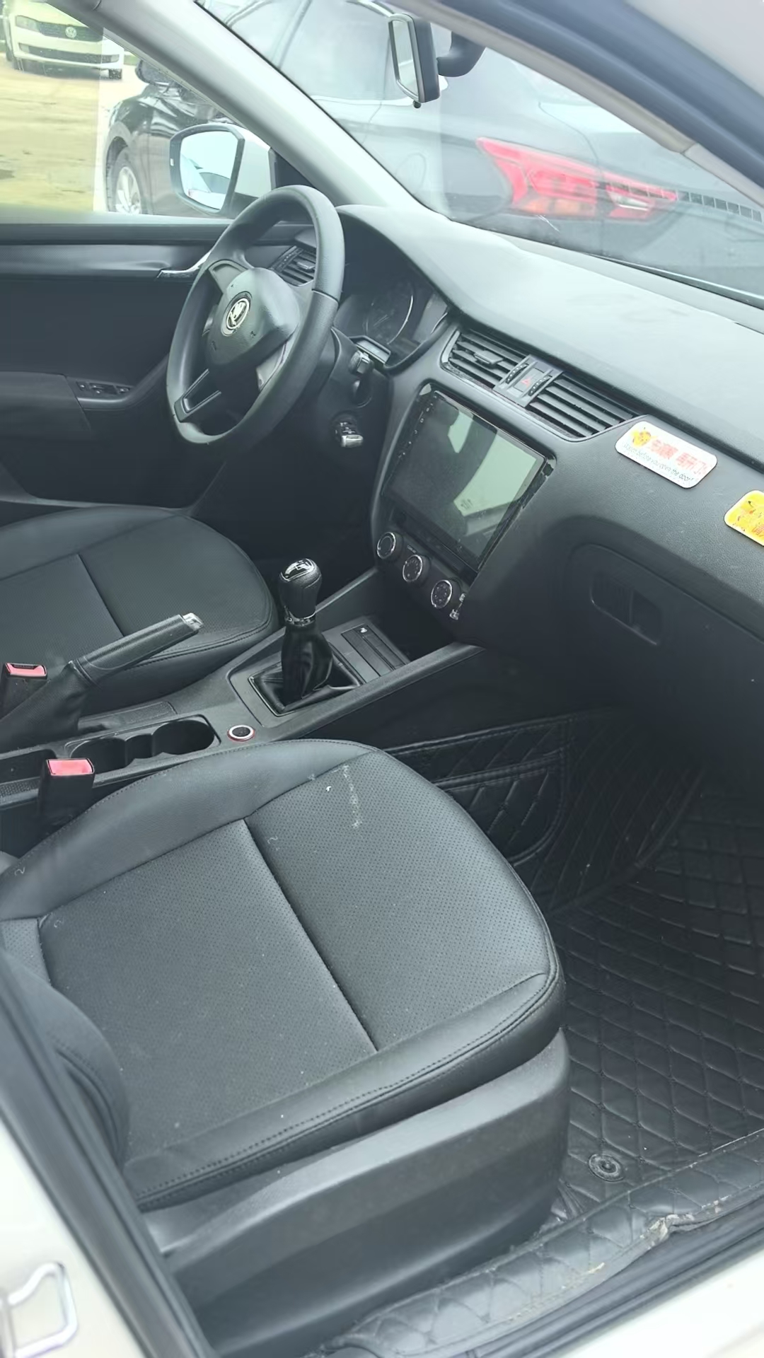 Skoda Octavia 2018 car image #2