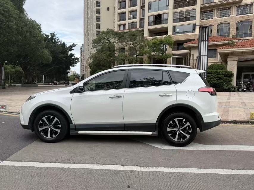 Toyota RAV4 2017 #4 Toyota RAV4 2017 imagen de coche #4