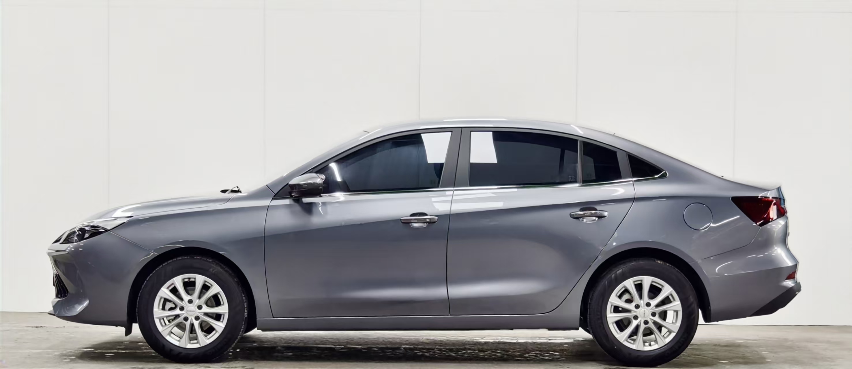 Roewe i5 2025 car image #5
