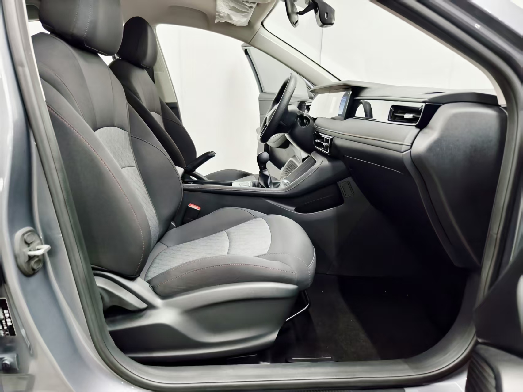 Roewe i5 2025 car image #14