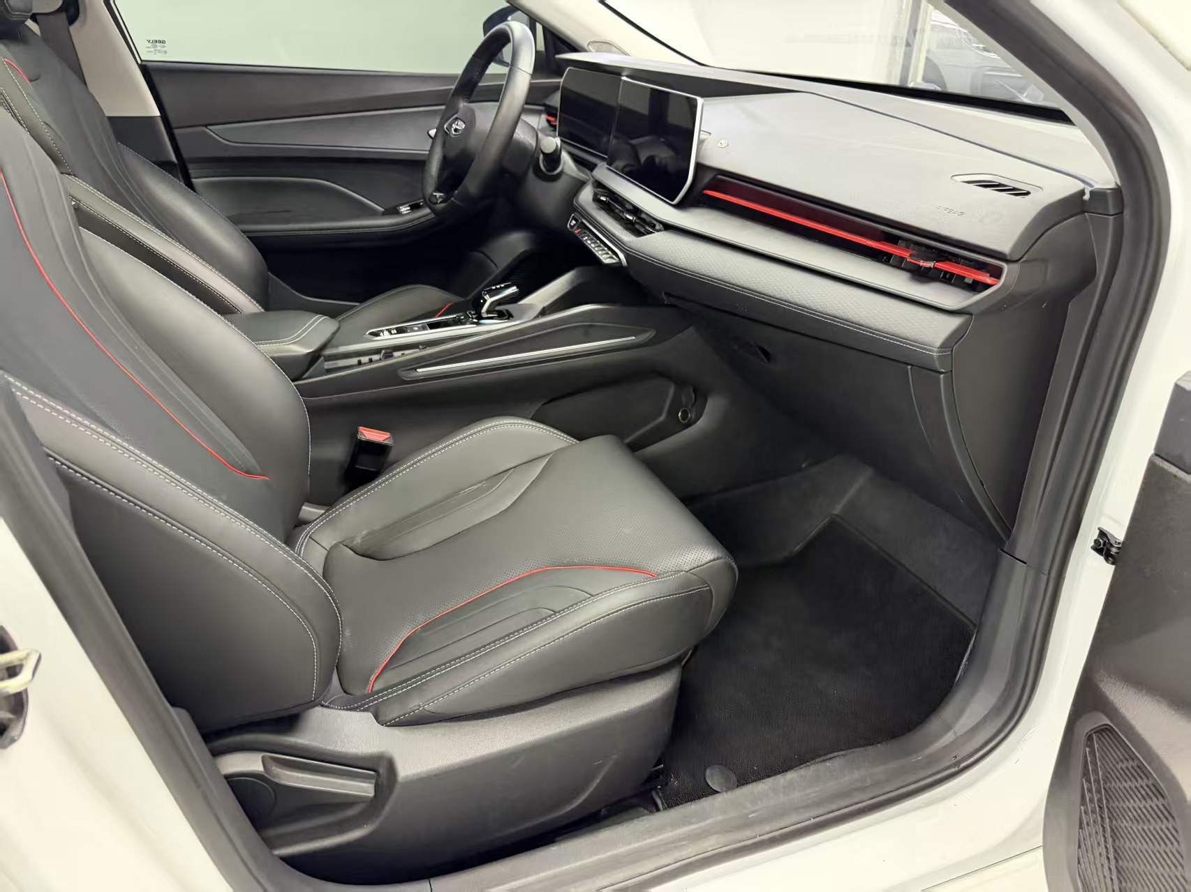 GEELY Binray 2024 #4 GEELY Binray 2024 صورة سيارة #4