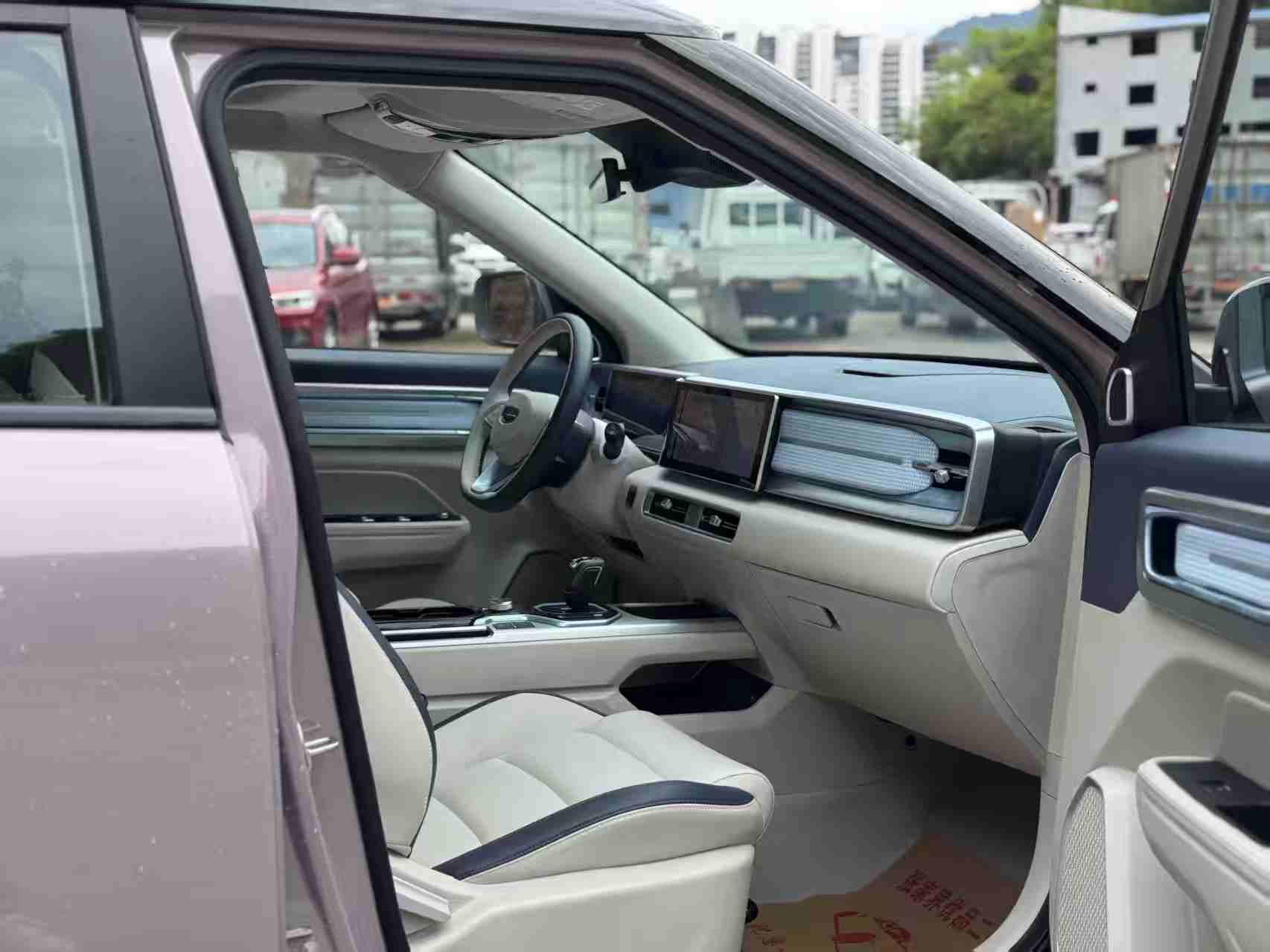GEELY ICON 2024 car image #2