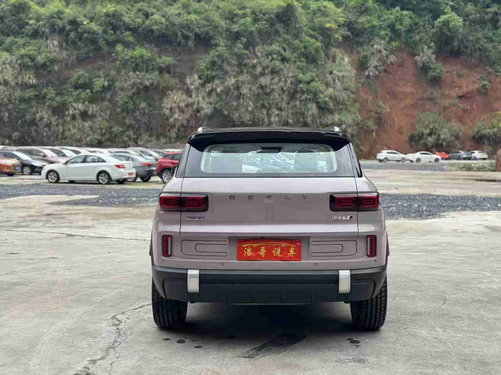 GEELY ICON 2024 car image #7