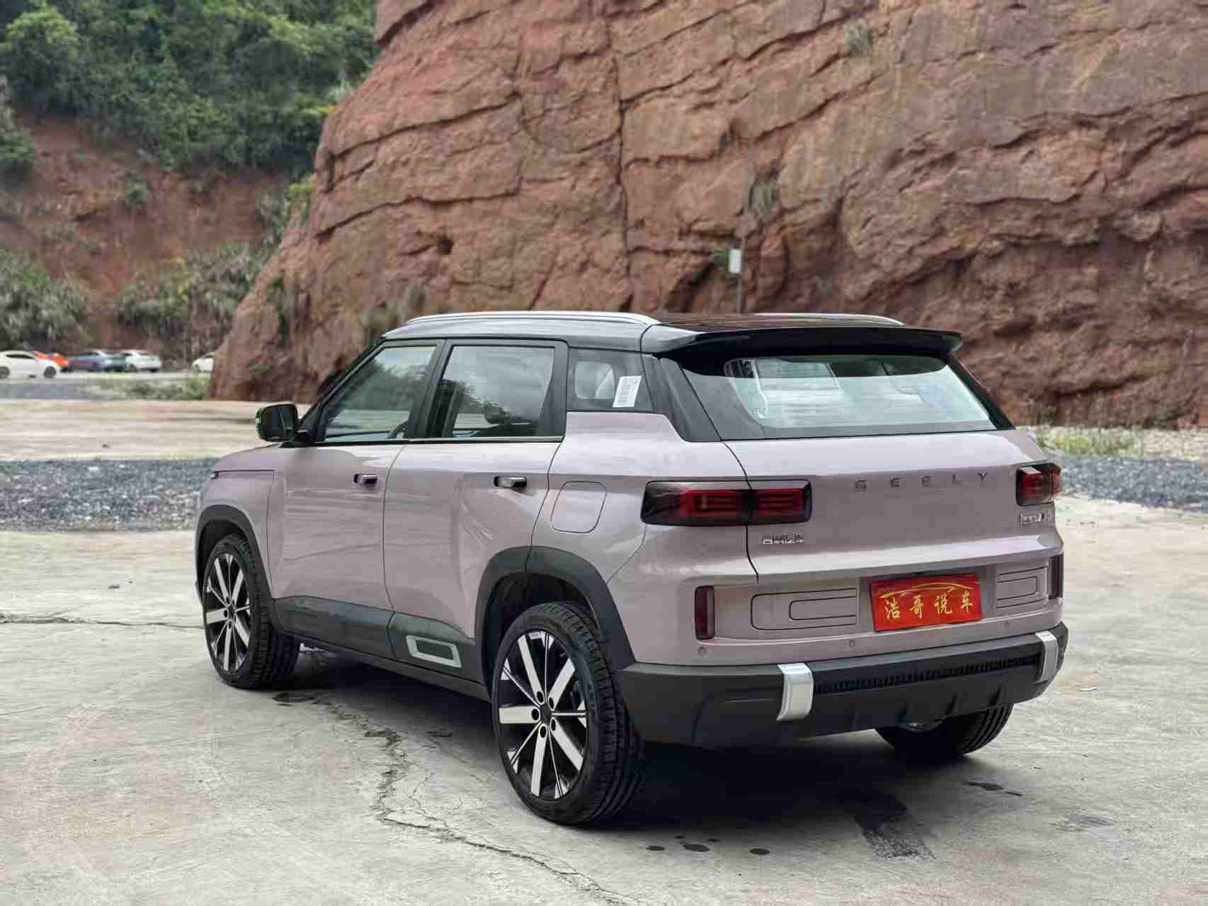 GEELY ICON 2024 car image #5