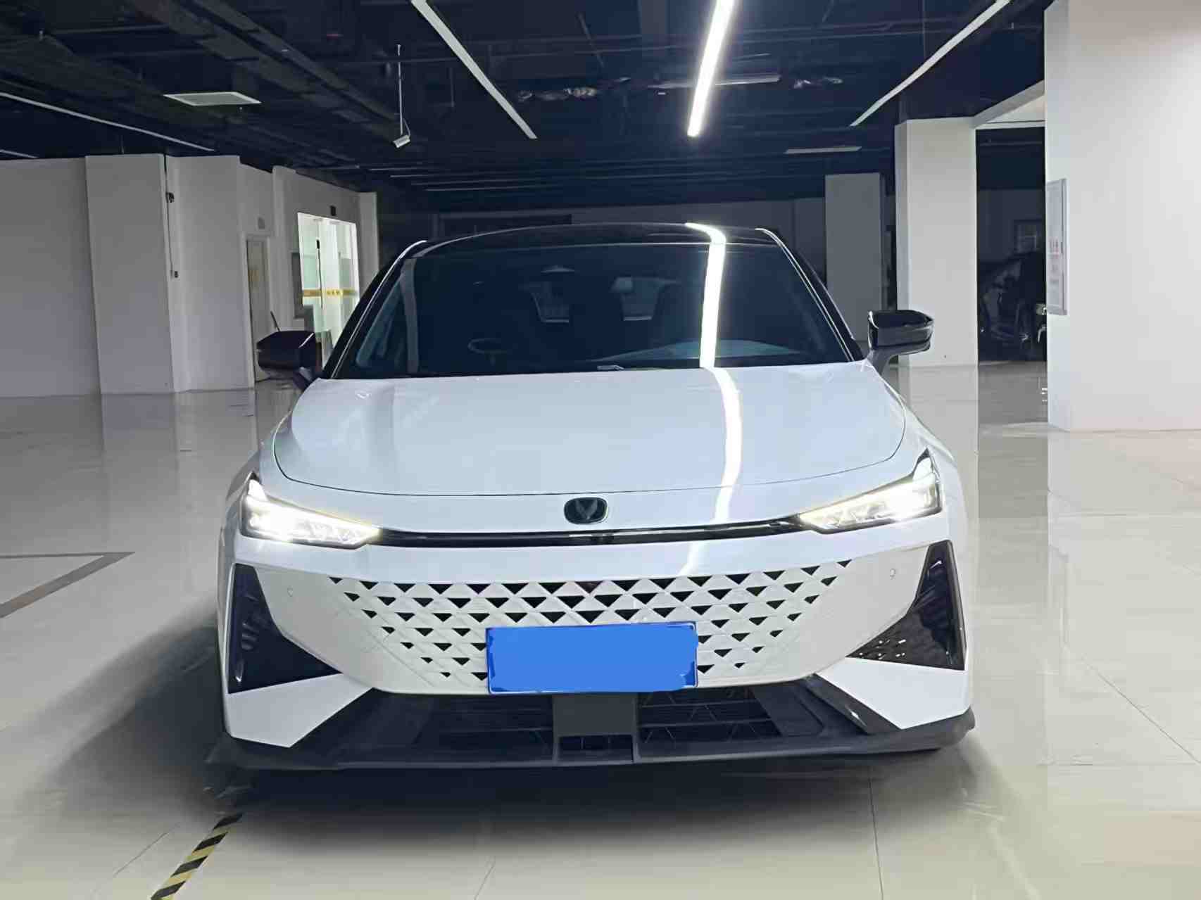 Changan UNI-V 2024 #2 Changan UNI-V 2024 изображение автомобиля #2