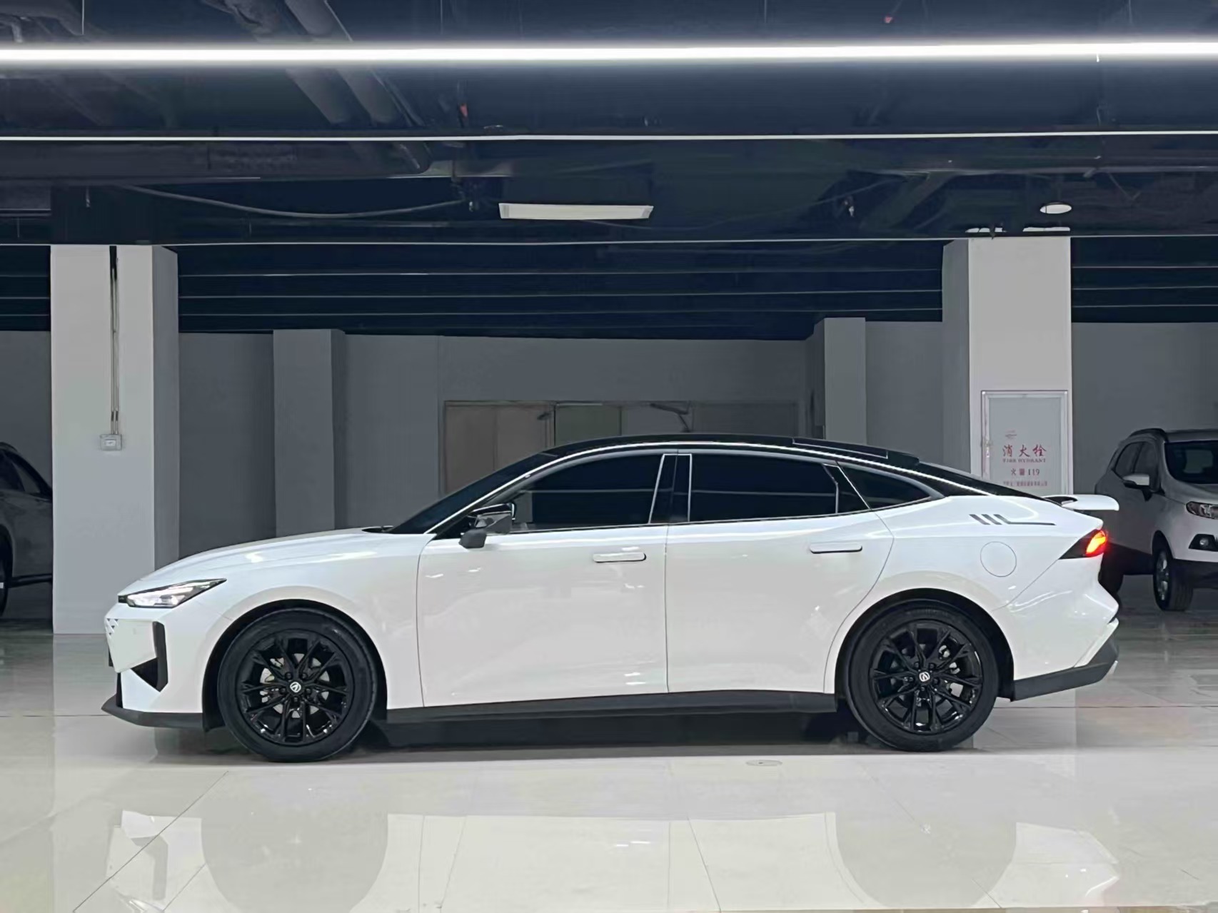 Changan UNI-V 2024 #11 Changan UNI-V 2024 изображение автомобиля #11