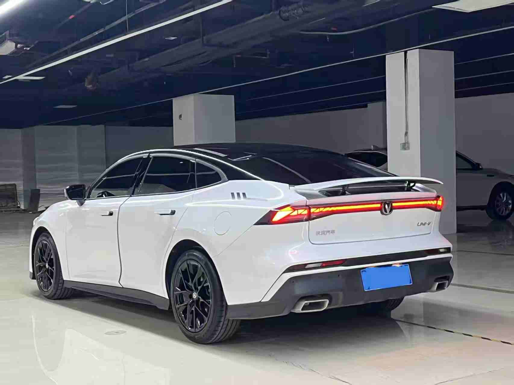 Changan UNI-V 2024 #4 Changan UNI-V 2024 изображение автомобиля #4