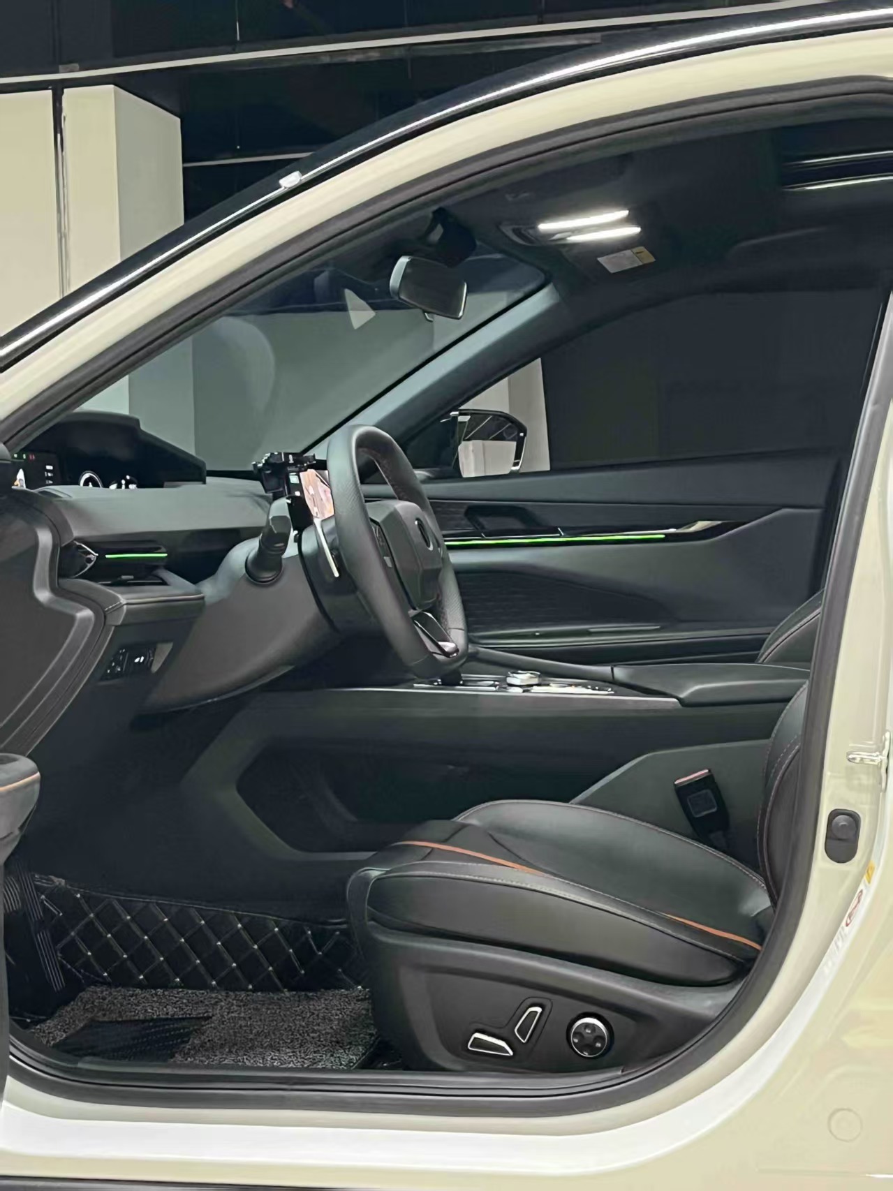 Changan UNI-V 2024 #6 Changan UNI-V 2024 изображение автомобиля #6