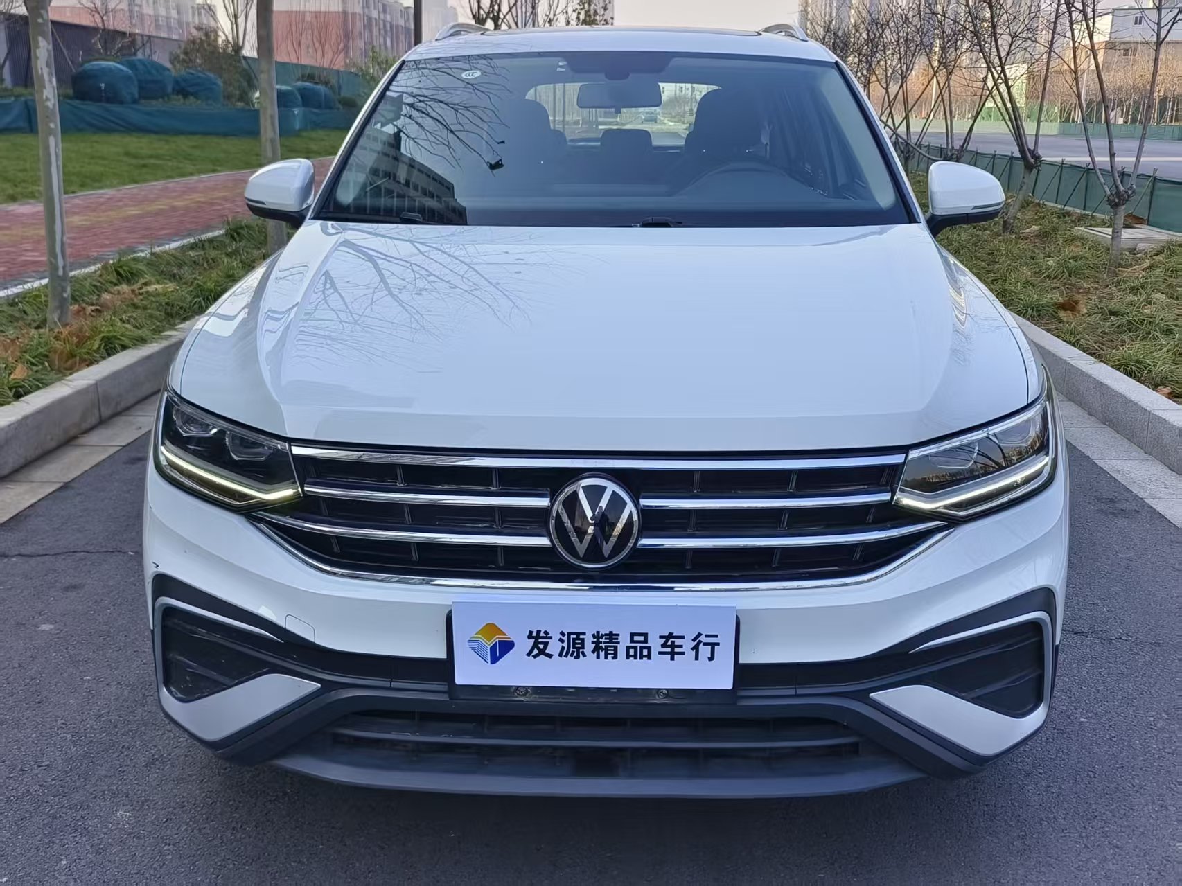 Volkswagen Tiguan L 2023 #4 Volkswagen Tiguan L 2023 car image #4