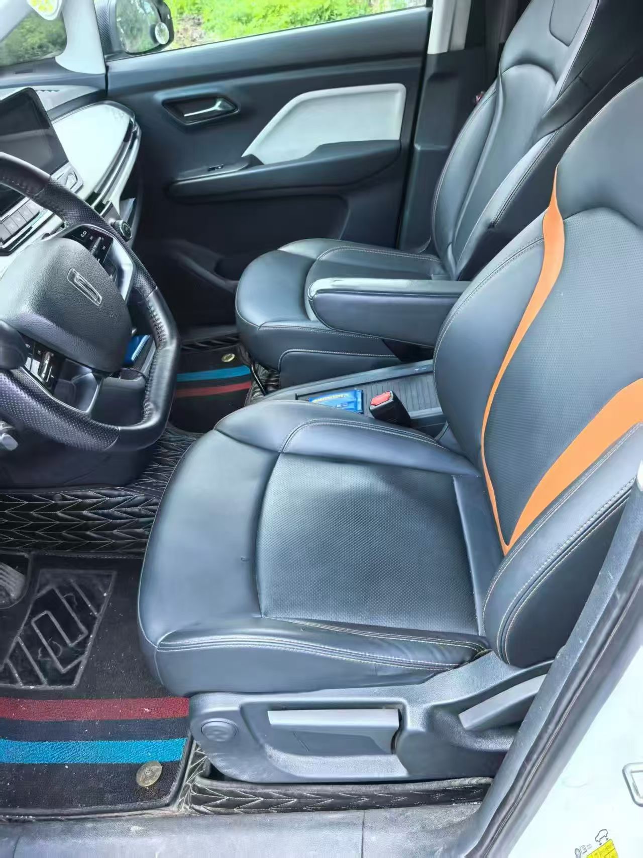 2022 car image #8