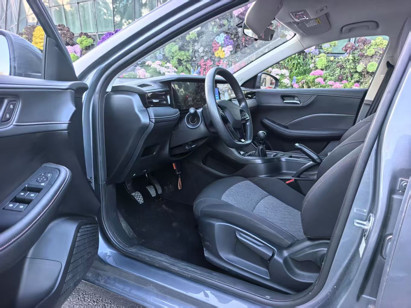 Roewe i5 2024 #4 Roewe i5 2024 car image #4