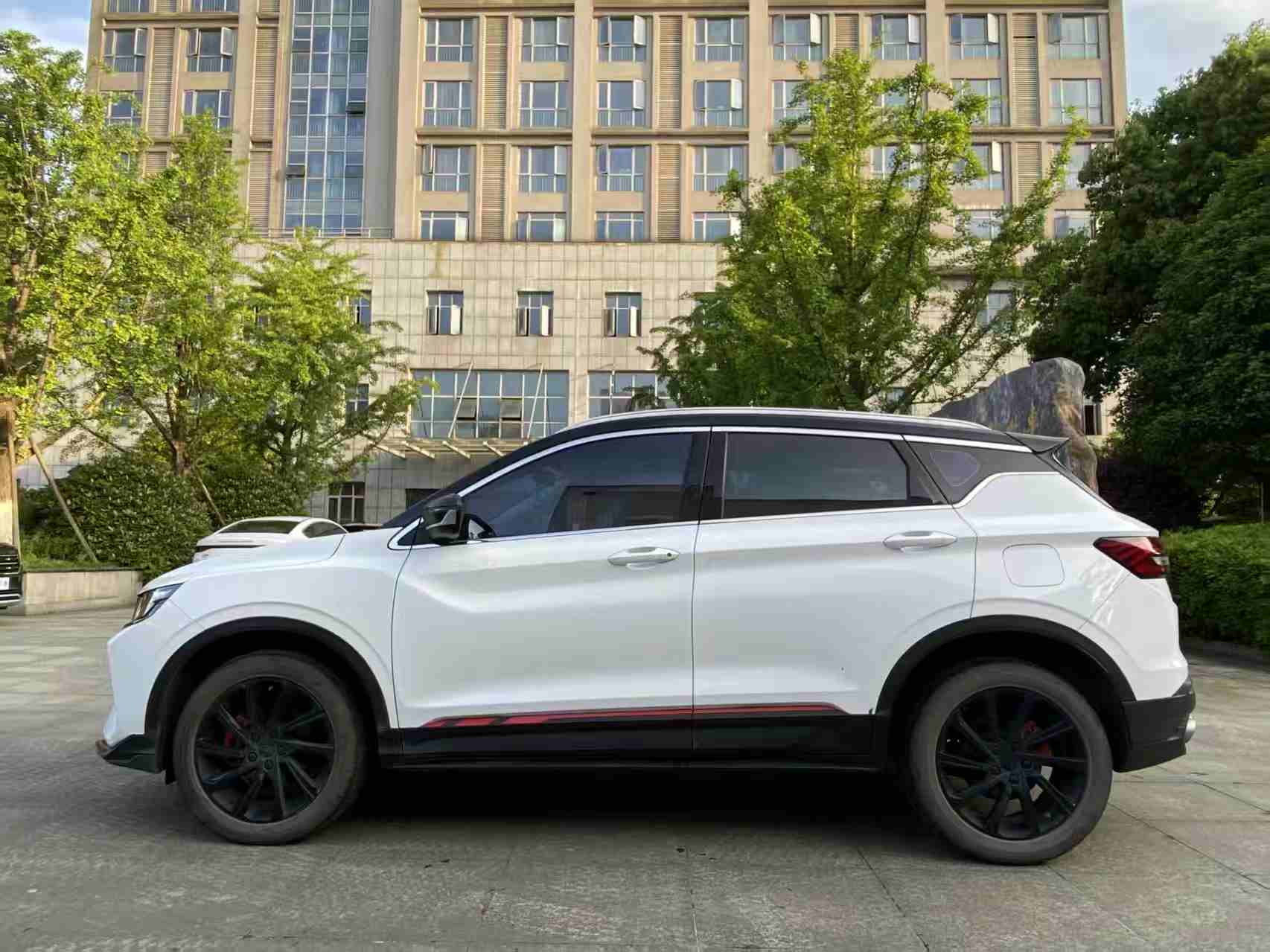 GEELY Coolray 2023 car image #8
