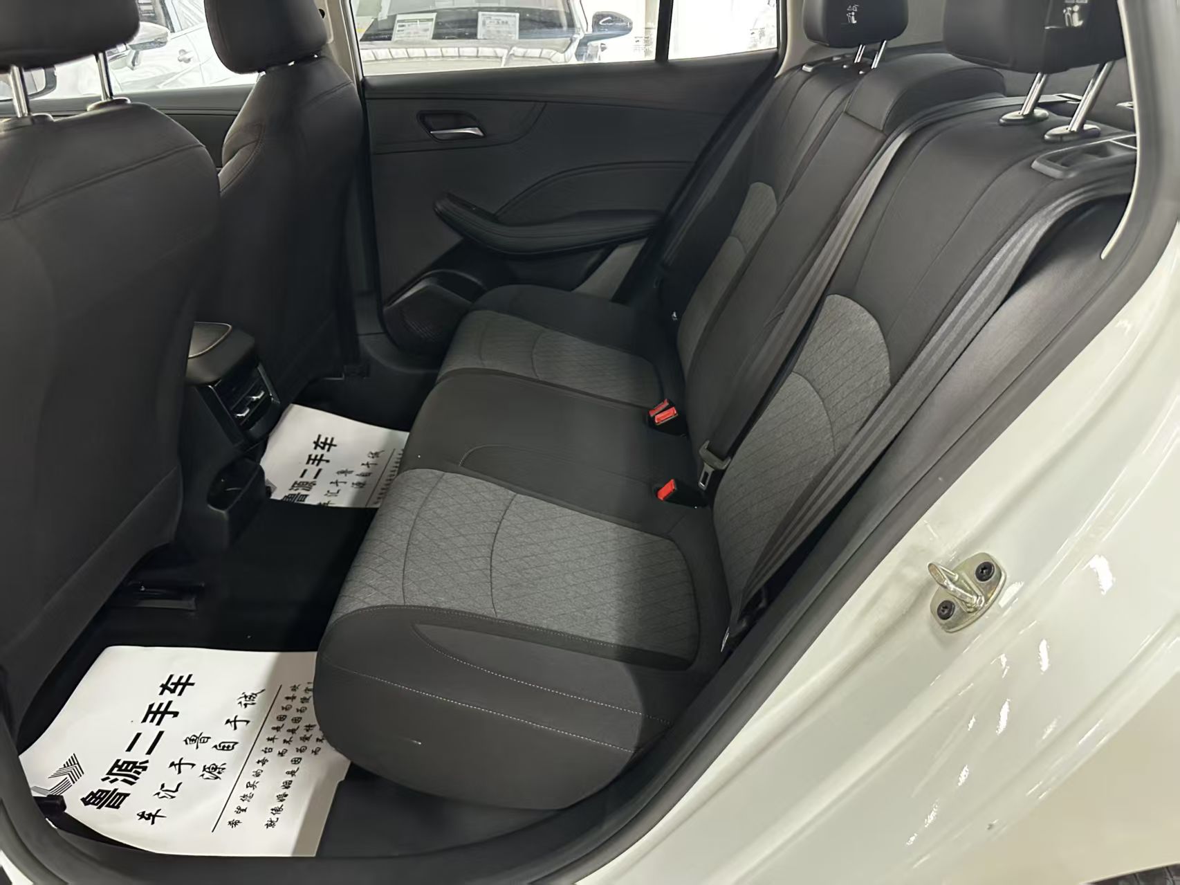Roewe i5 2024 #11 Roewe i5 2024 صورة سيارة #11