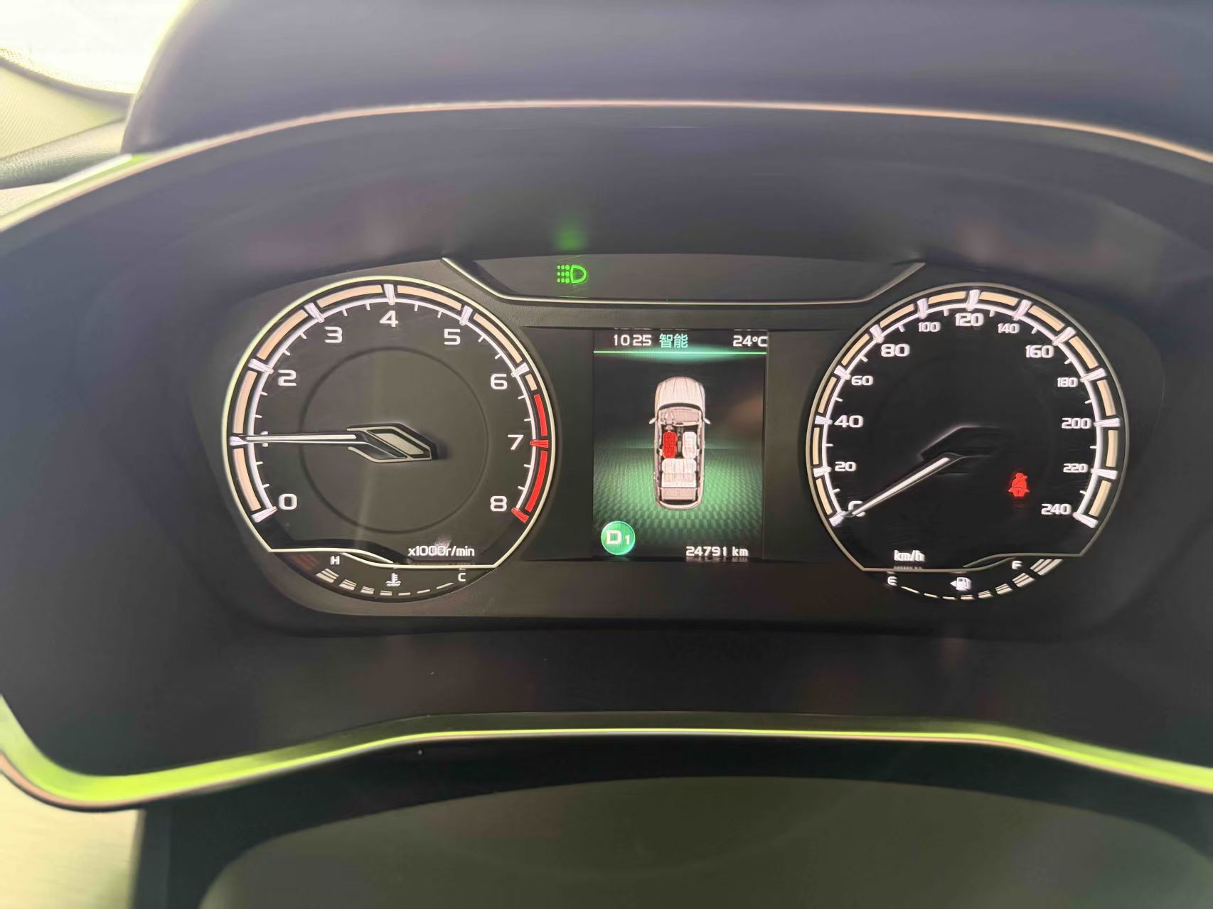 GEELY Coolray 2023 #8 GEELY Coolray 2023 изображение автомобиля #8
