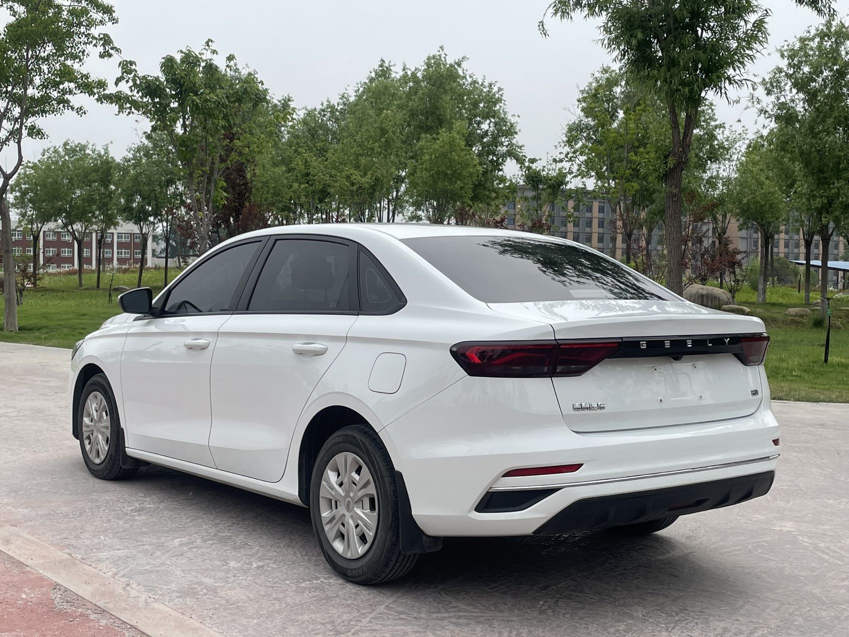 GEELY Emgrand 2023 #8 GEELY Emgrand 2023 صورة سيارة #8