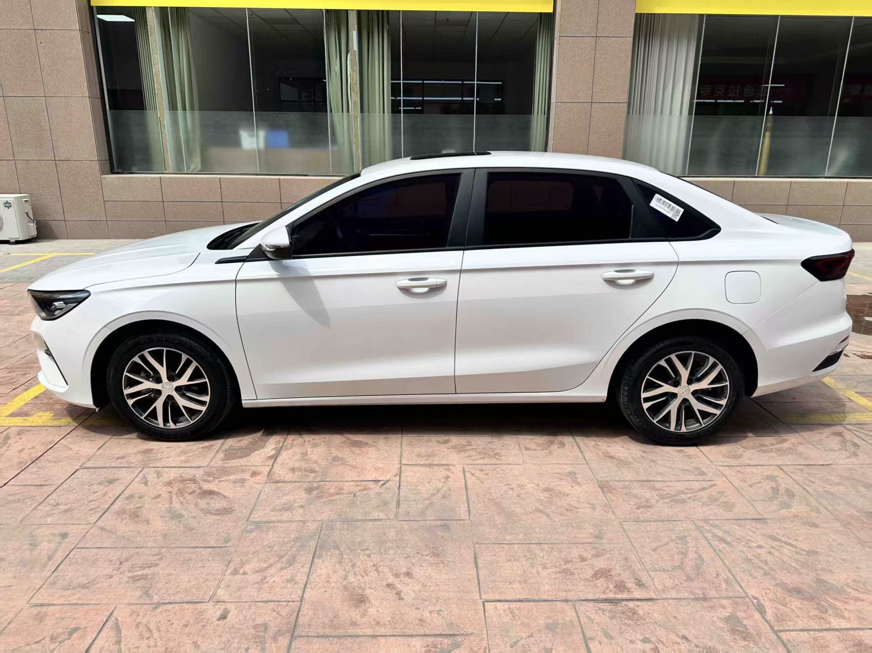GEELY Emgrand 2023 #16 GEELY Emgrand 2023 car image #16