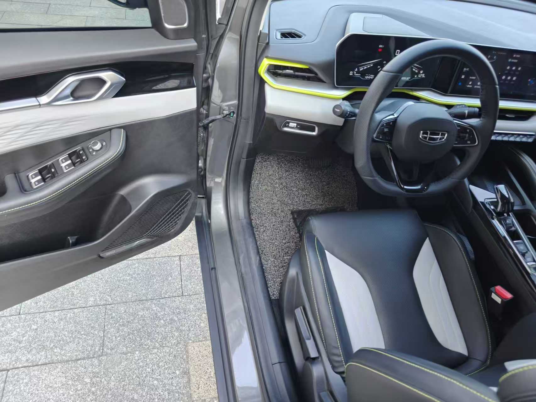 GEELY Coolray 2023 #7 GEELY Coolray 2023 изображение автомобиля #7