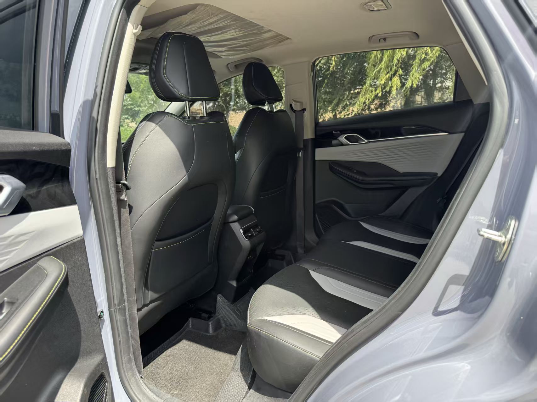 GEELY Coolray 2023 image de voiture #2