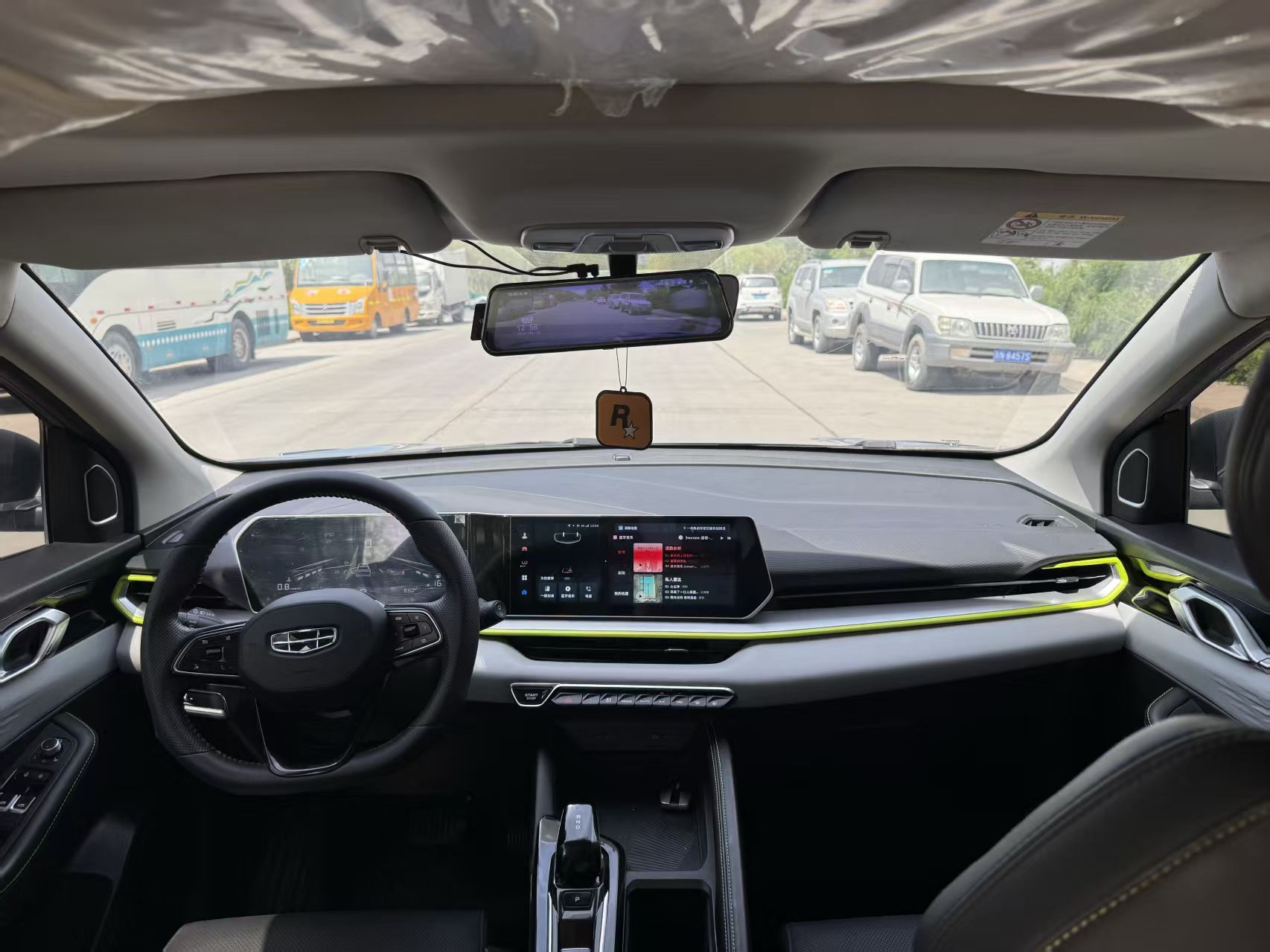 GEELY Coolray 2023 image de voiture #4