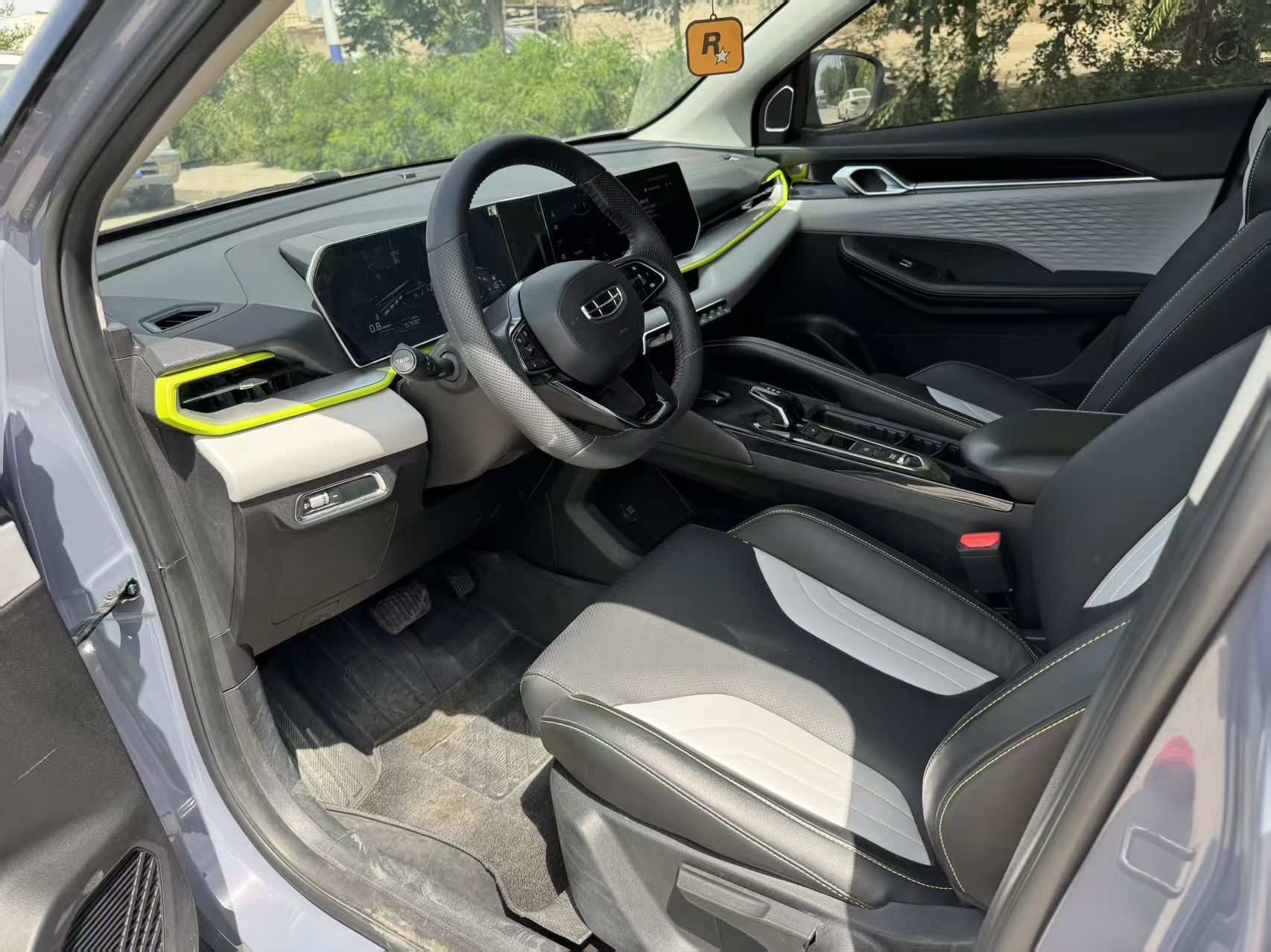 GEELY Coolray 2023 image de voiture #8