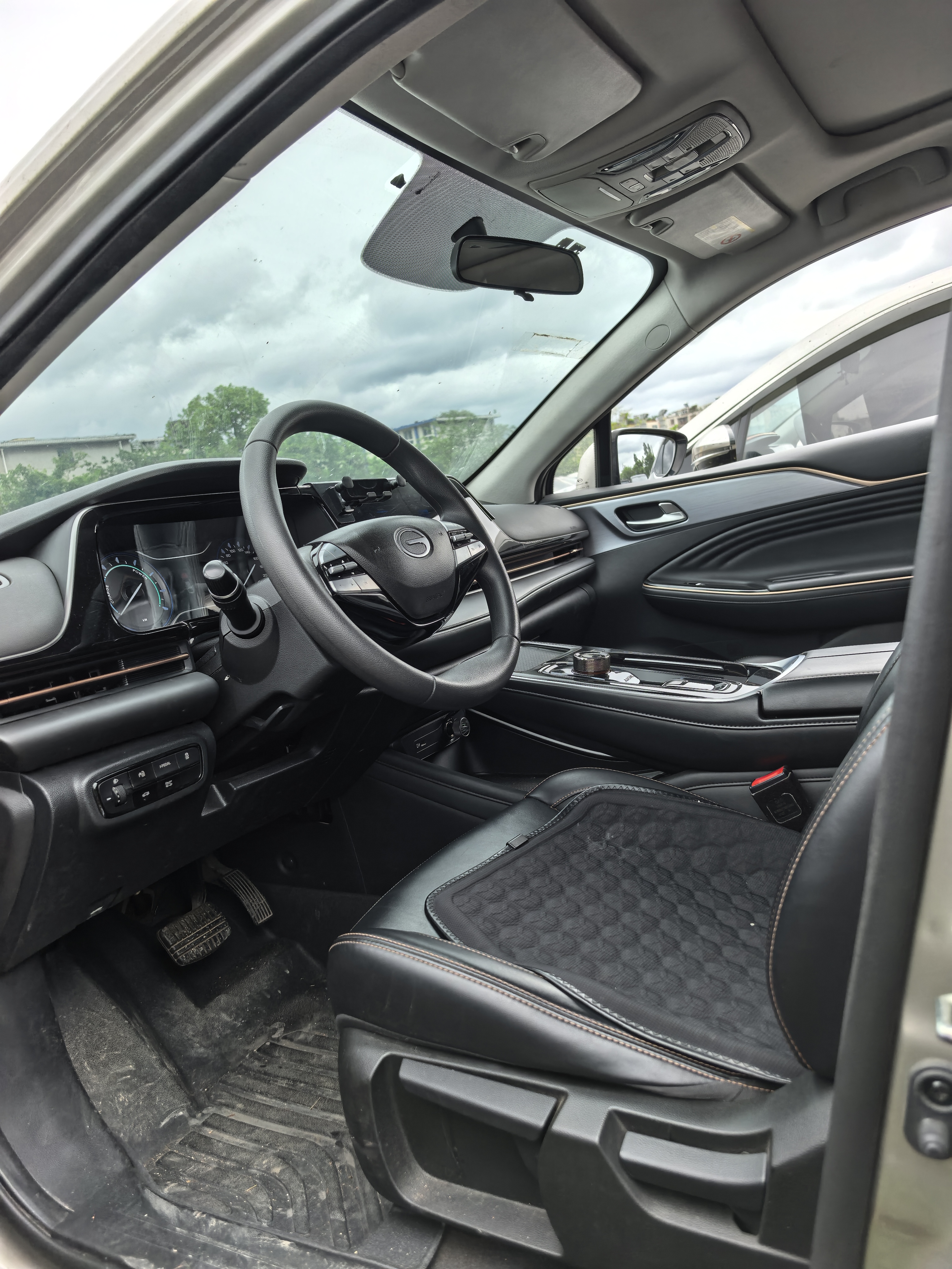 2023 car image #5