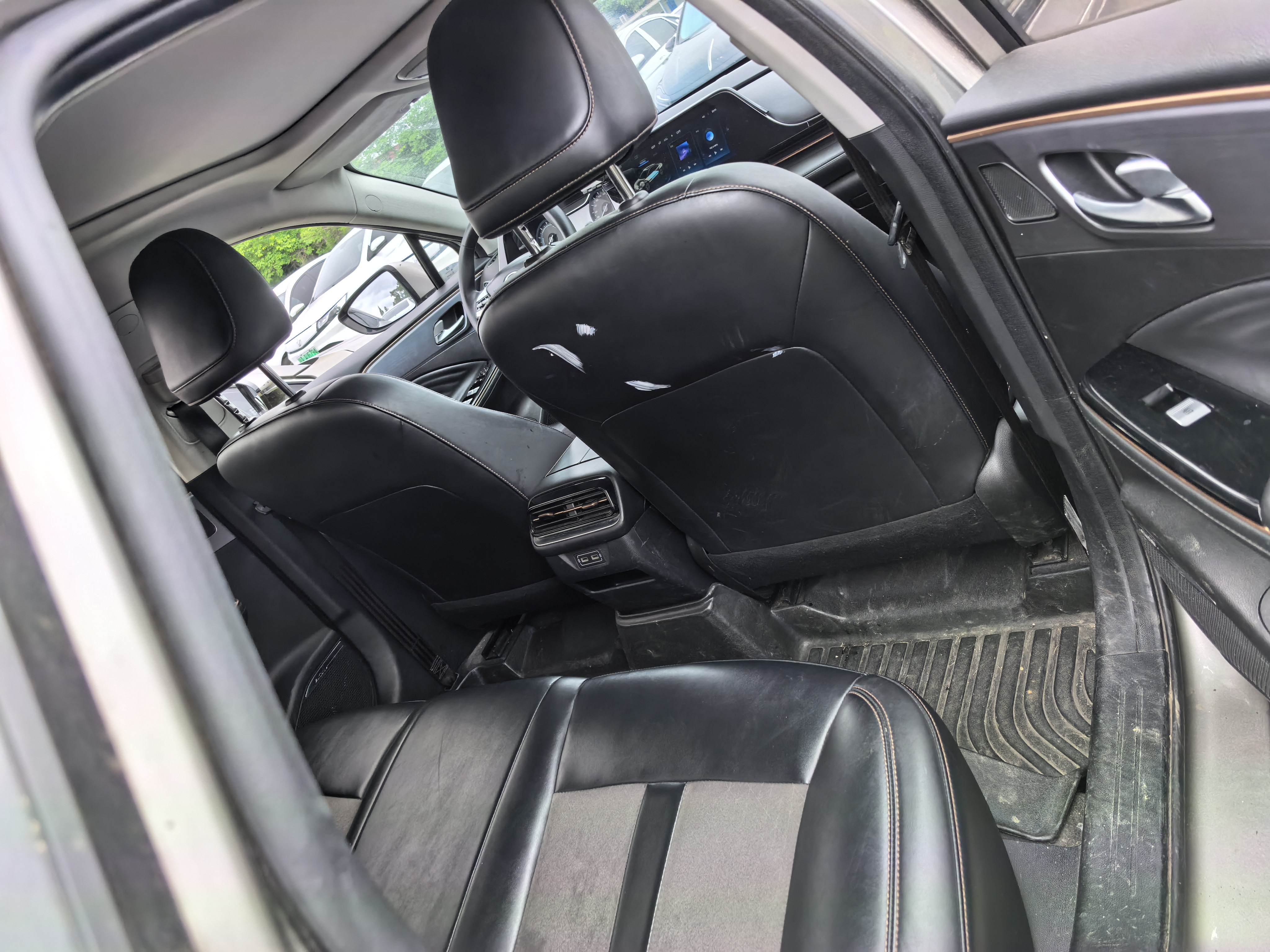 2023 car image #3
