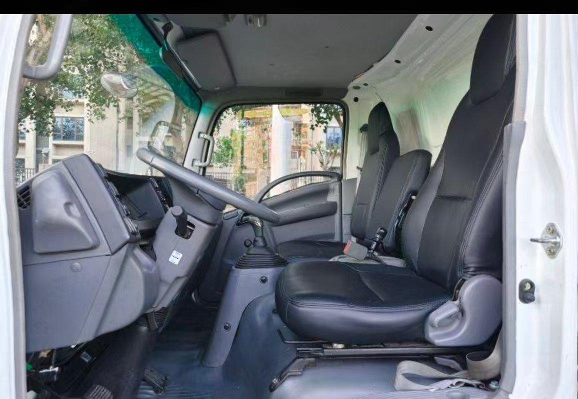2019 car image #3