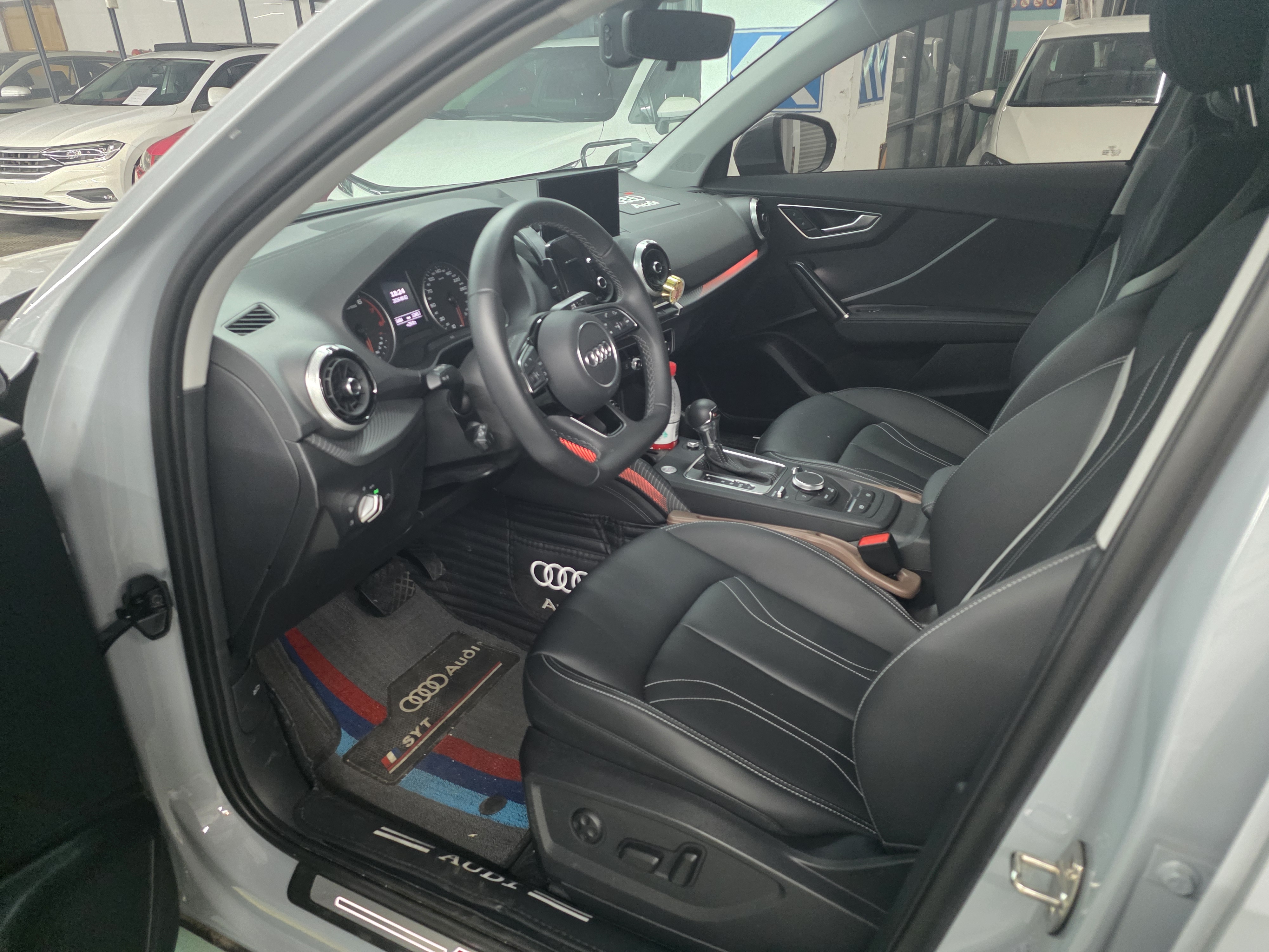Audi Q2L 2025 #6 Audi Q2L 2025 car image #6
