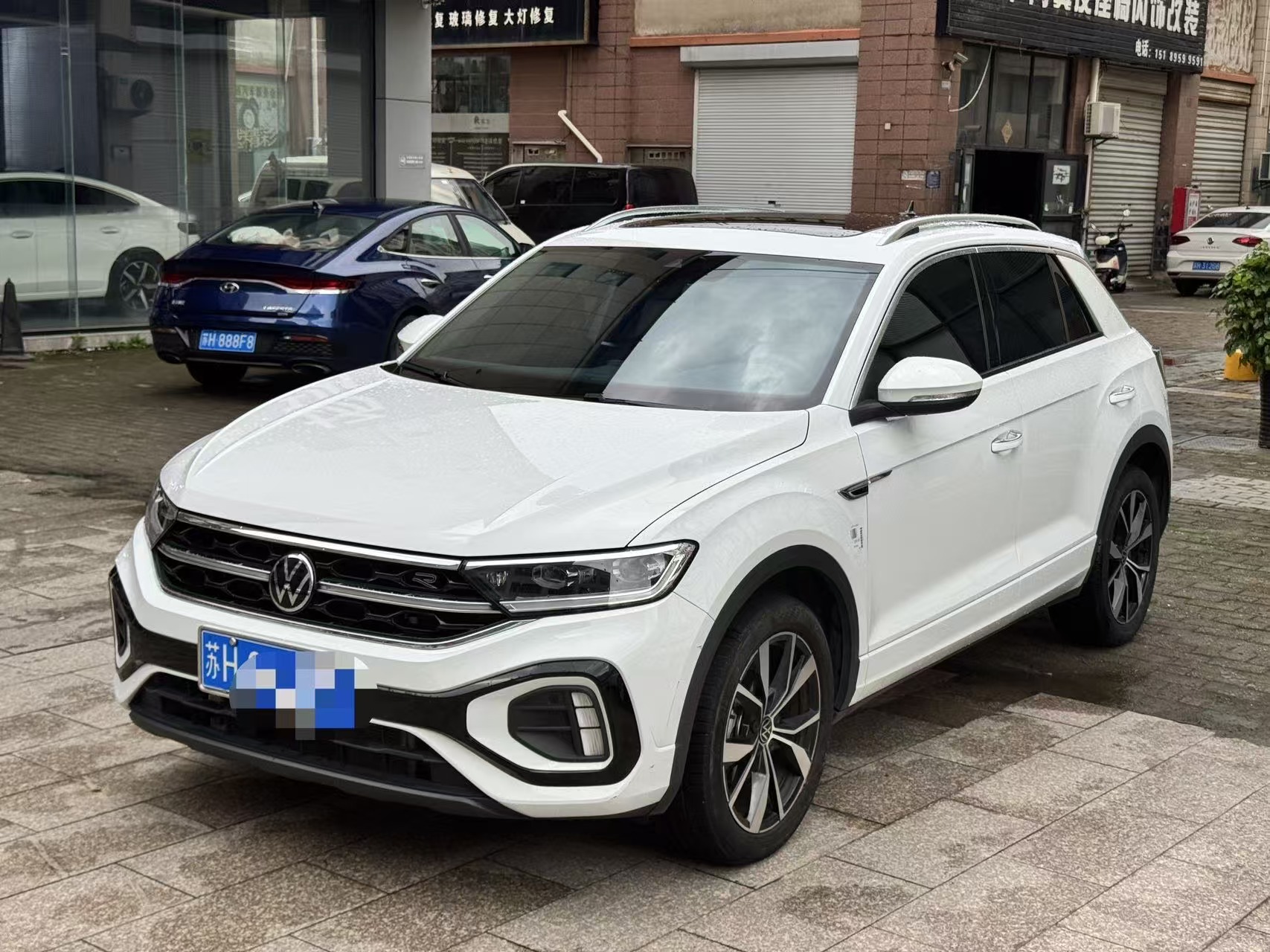 Volkswagen T-Roc 2023 Volkswagen T-Roc 2023 car image
