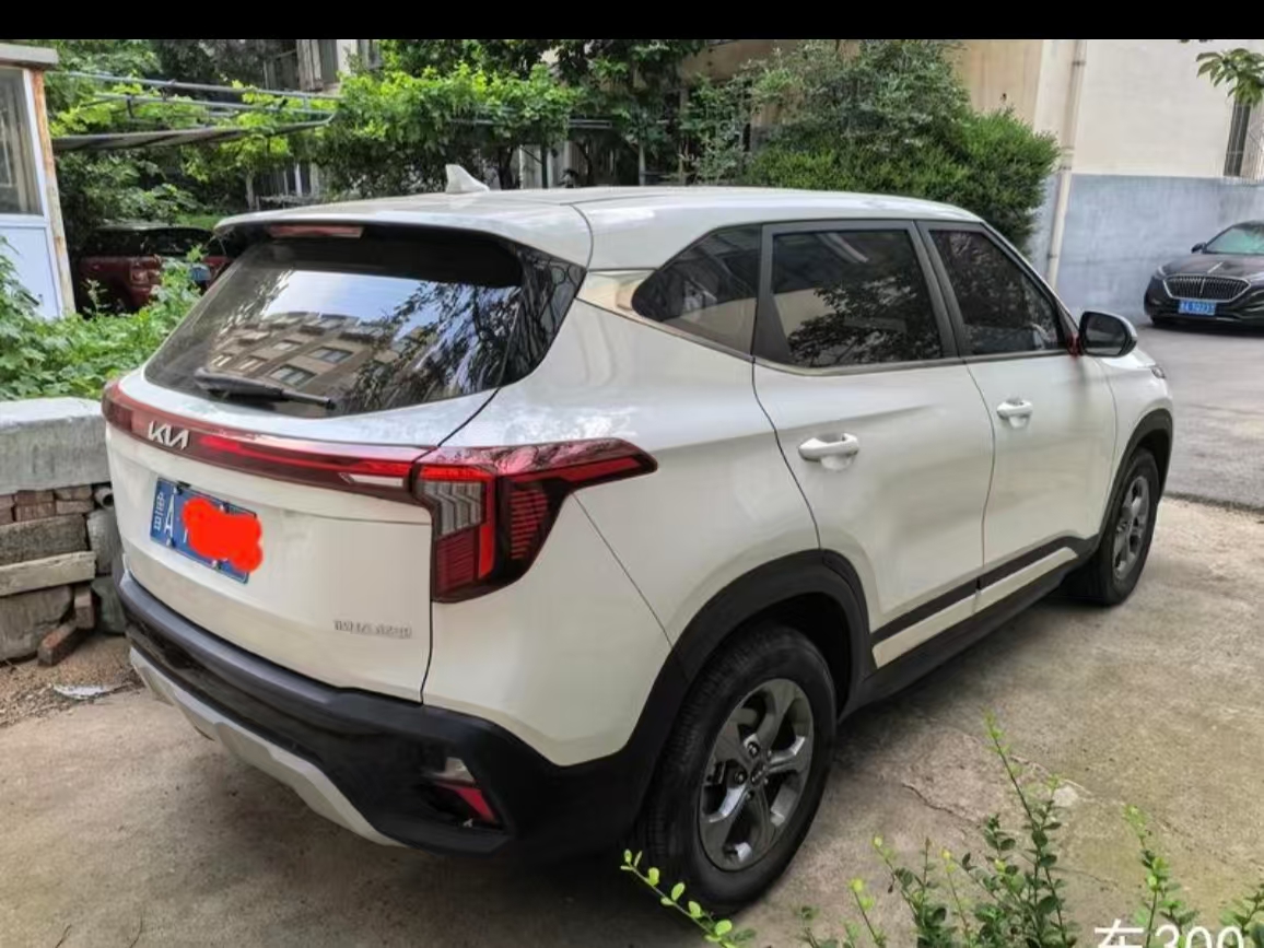 Kia Seltos 2025 car image #6