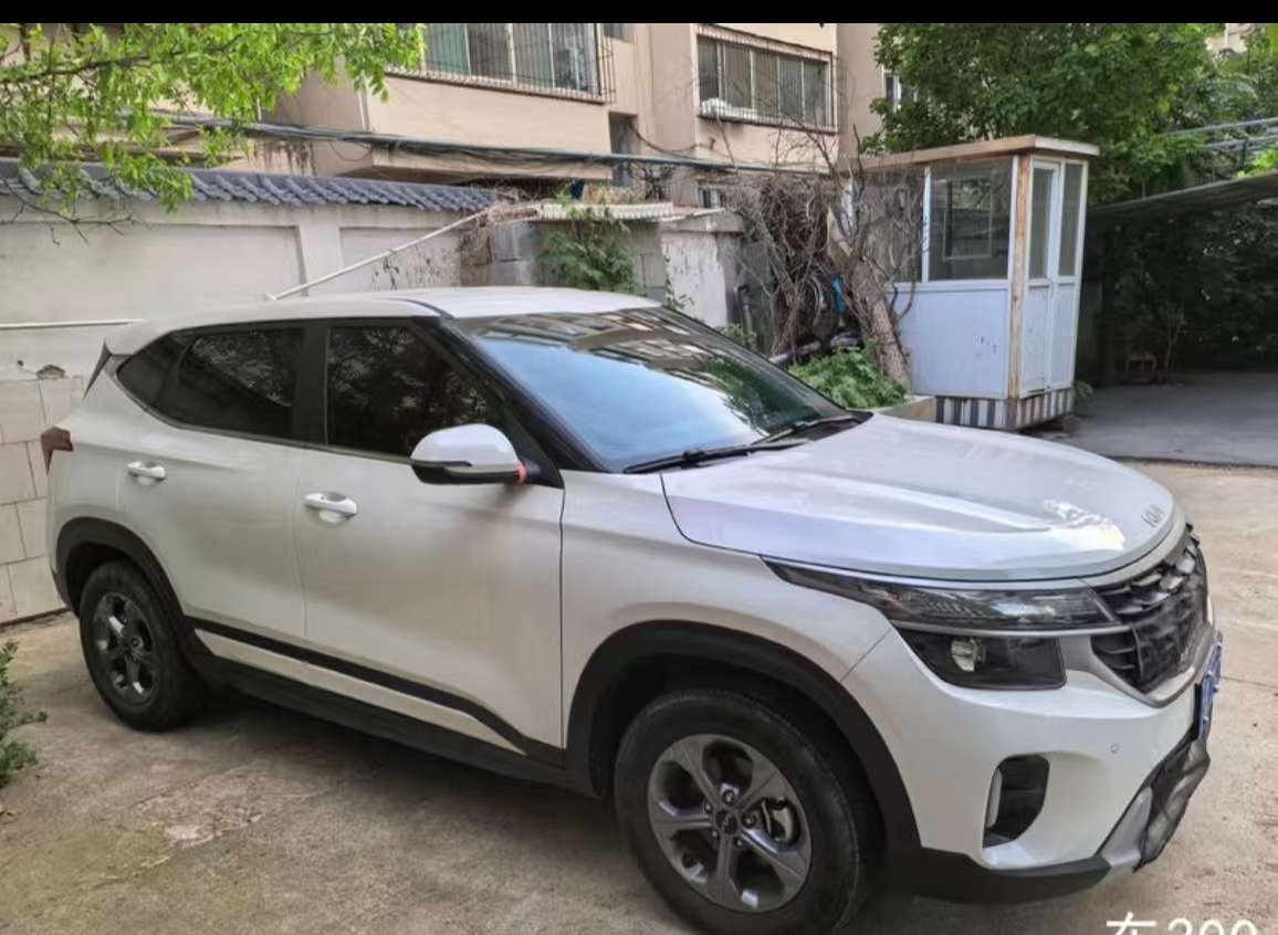 Kia Seltos 2025 car image #5