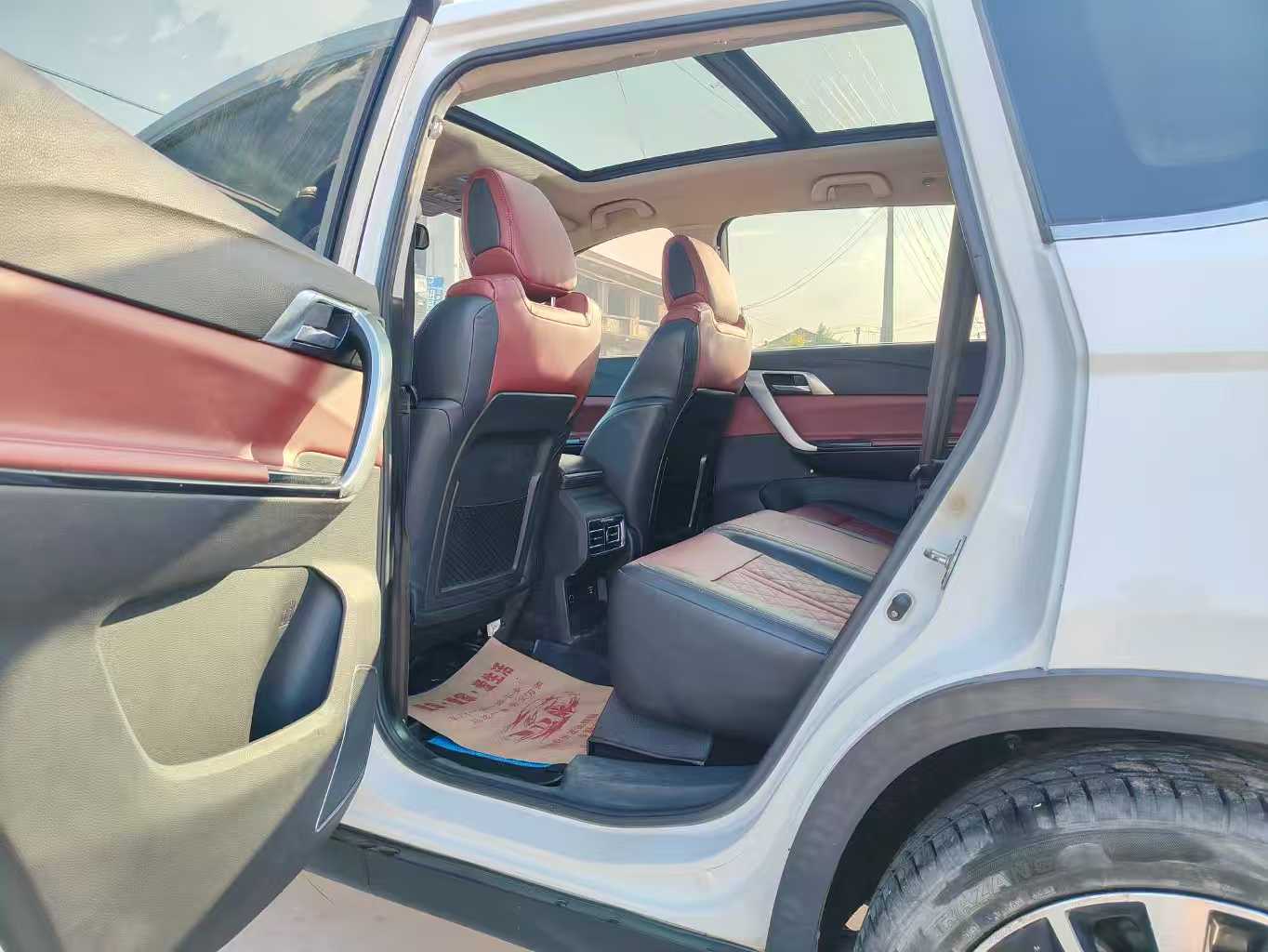 Forthing T5 2019 car image #5