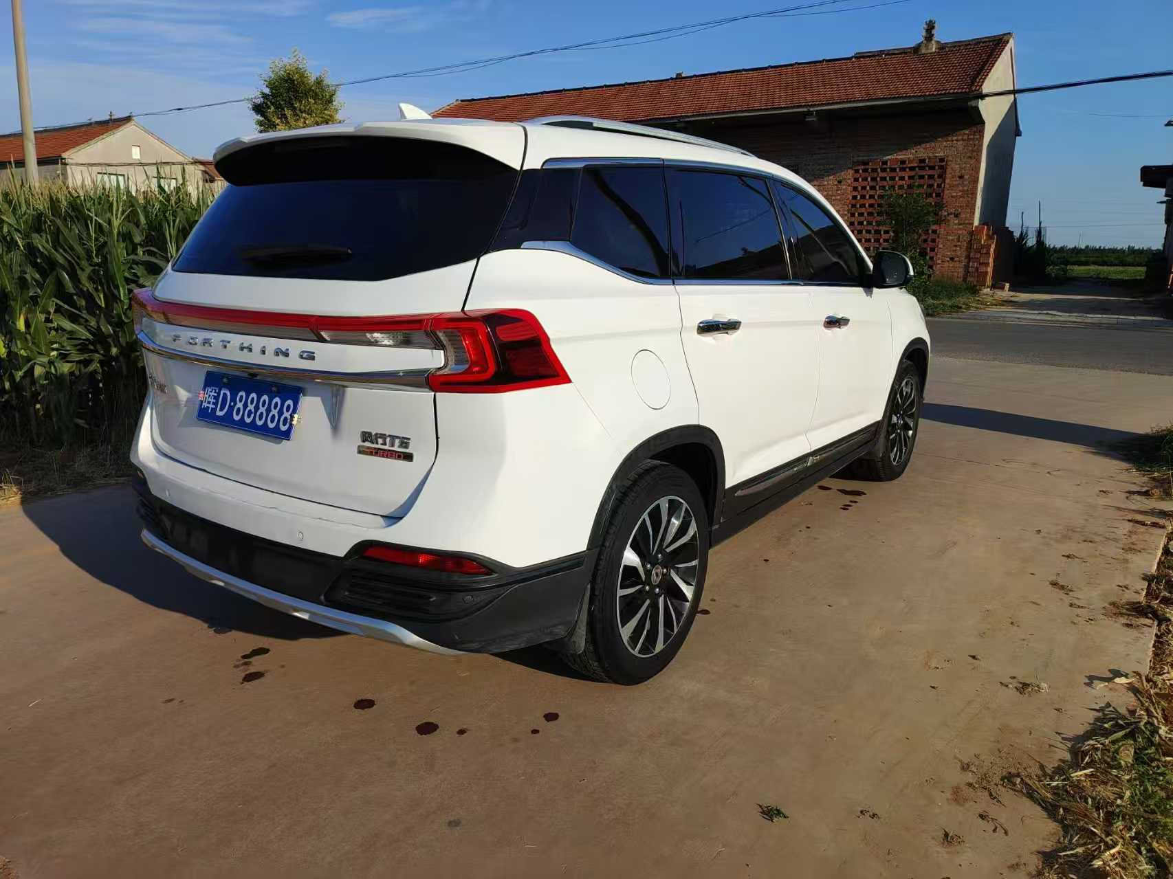 Forthing T5 2019 car image #9