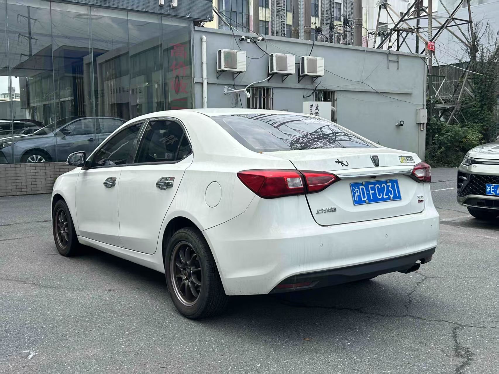 Roewe 360 2016 #9 Roewe 360 2016 car image #9
