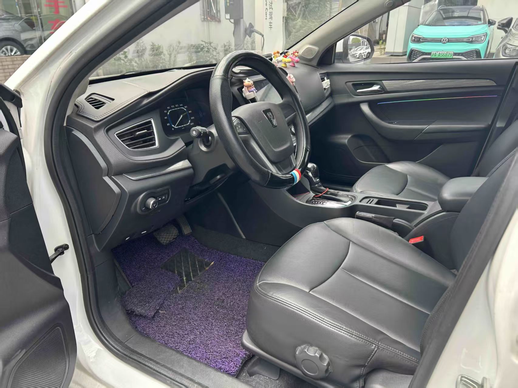 Roewe 360 2016 #3 Roewe 360 2016 car image #3
