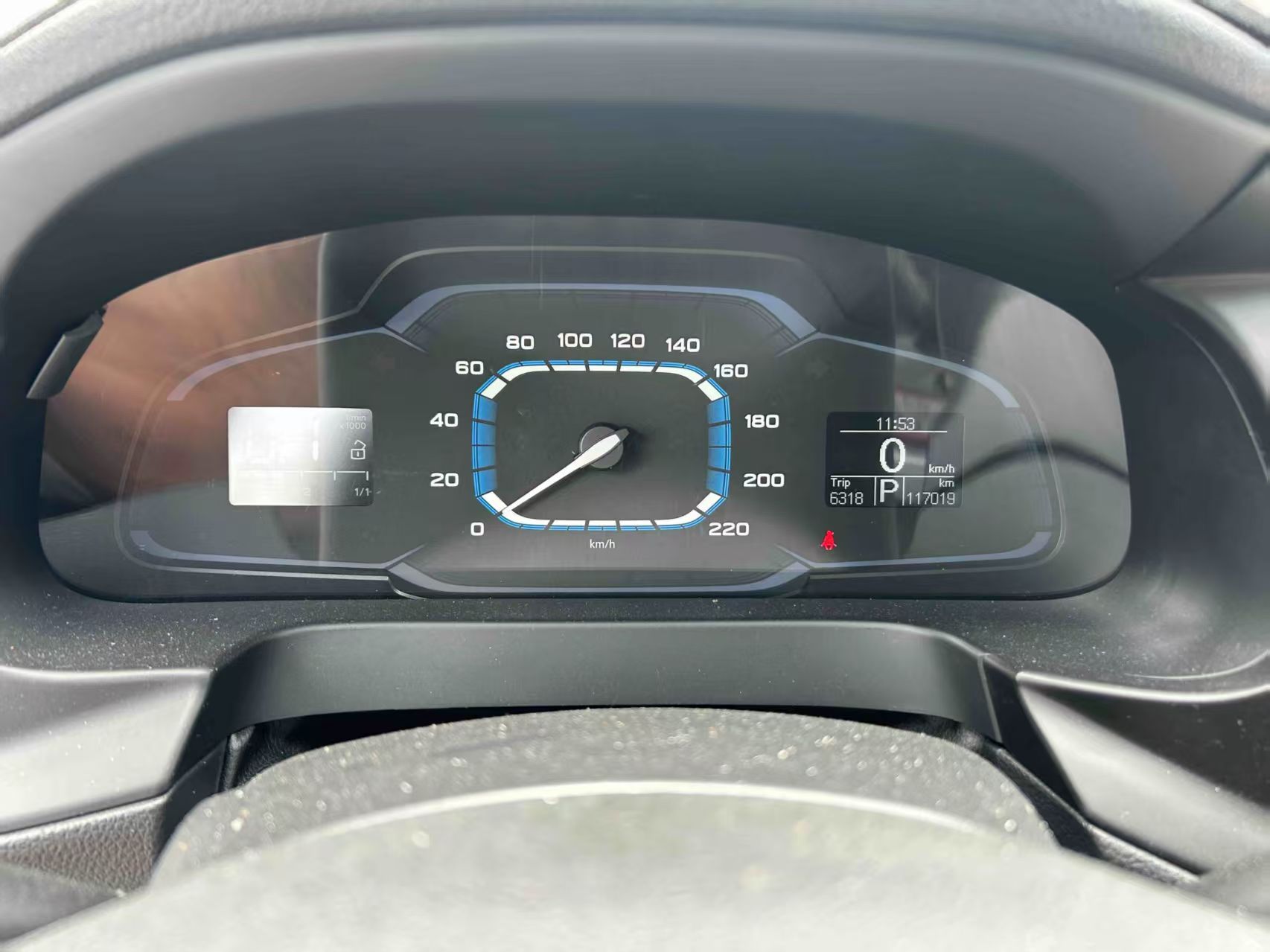 Roewe 360 2016 #2 Roewe 360 2016 car image #2