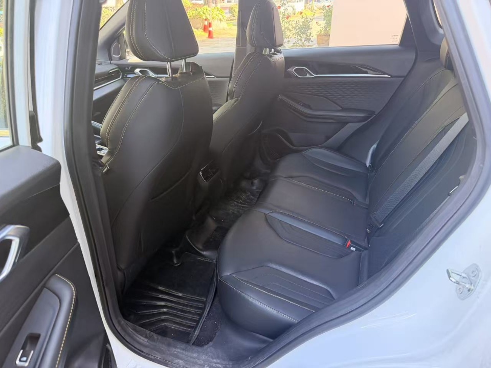 GEELY Coolray 2024 car image #4