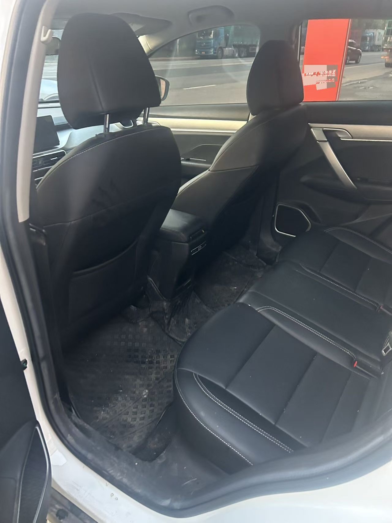 GEELY Coolray 2025 imagen de coche #4